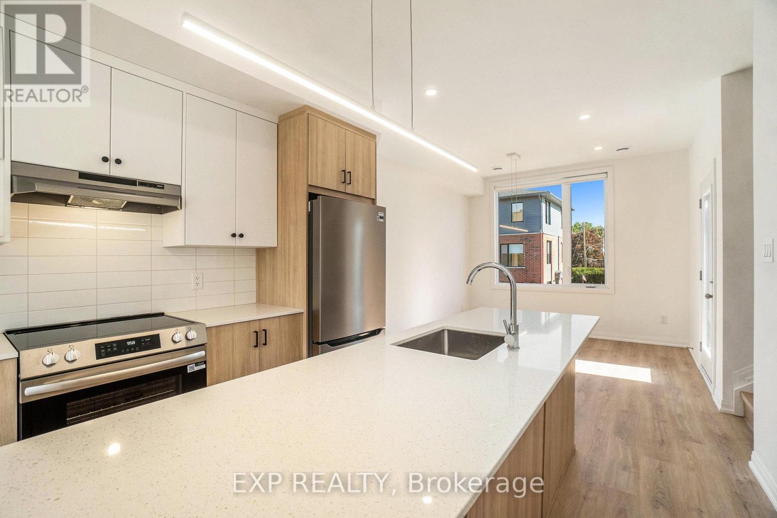 8 - 251 Castor Street, Russell, Ontario  K4R 0M2 - Photo 6 - X12441388