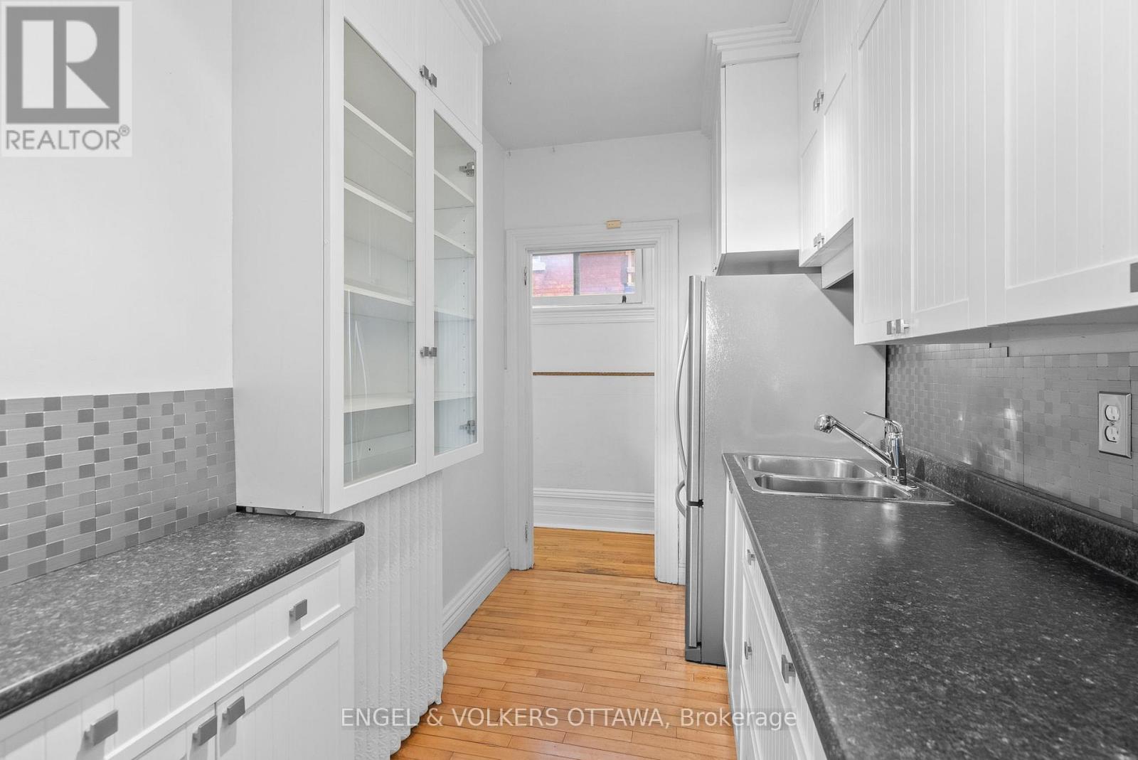 507 Mcleod Street, Ottawa, Ontario  K1R 5P9 - Photo 10 - X12441436