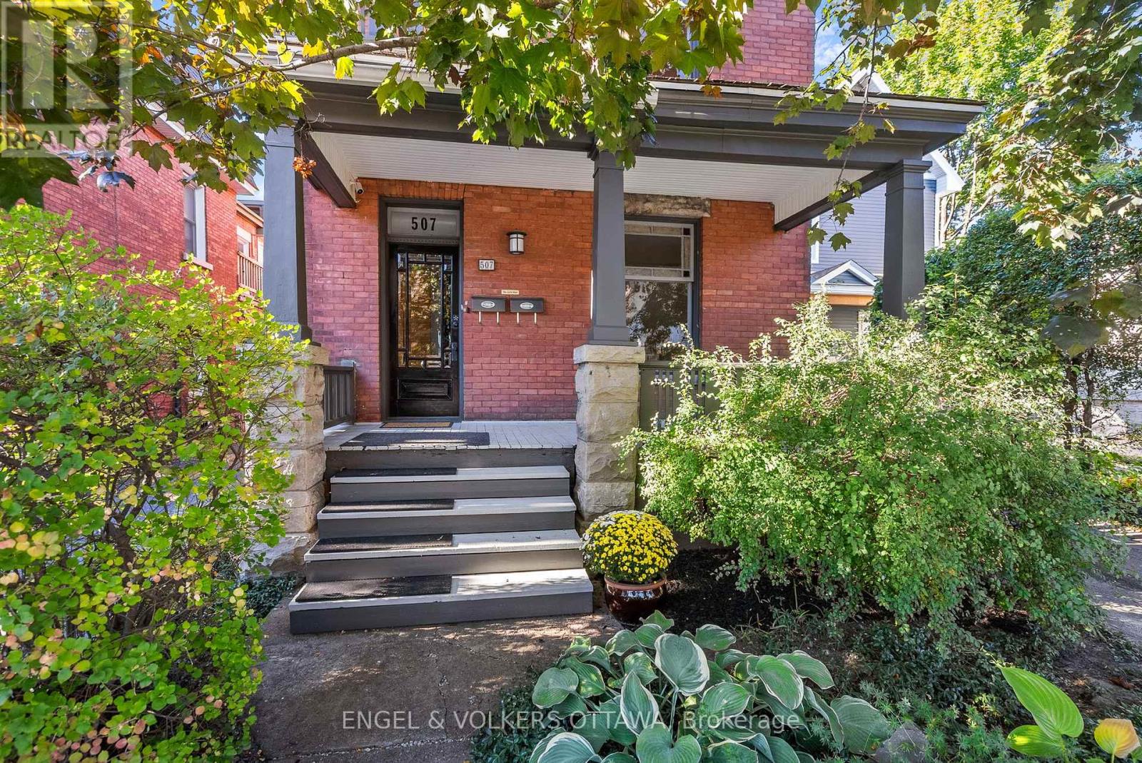 507 Mcleod Street, Ottawa, Ontario  K1R 5P9 - Photo 2 - X12441436