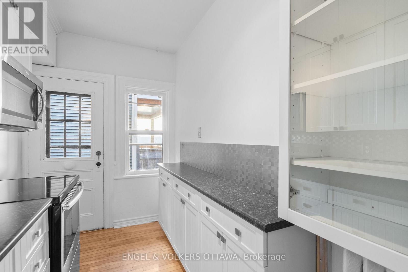507 Mcleod Street, Ottawa, Ontario  K1R 5P9 - Photo 9 - X12441436