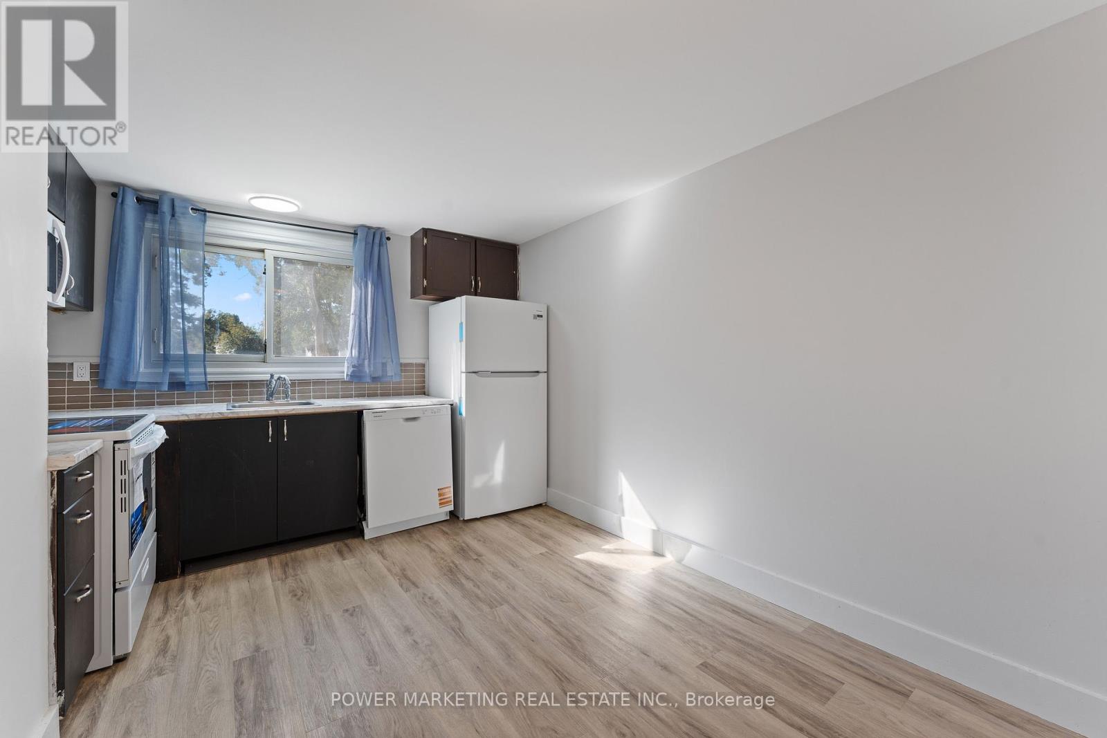 182 - 1045 Morrison Drive, Ottawa, Ontario  K2H 7L2 - Photo 6 - X12441438