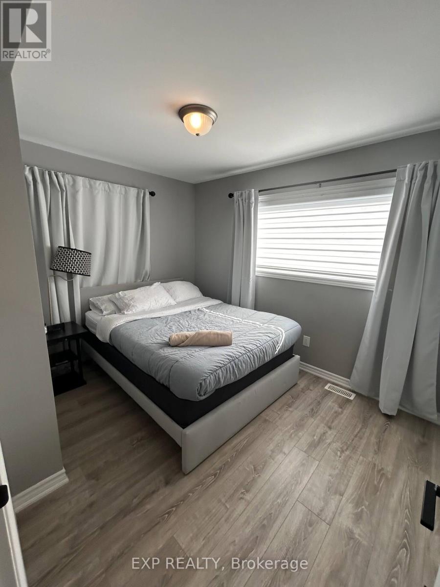 213 Makadewa Private, Ottawa, Ontario  K1K 4Z8 - Photo 3 - X12441450