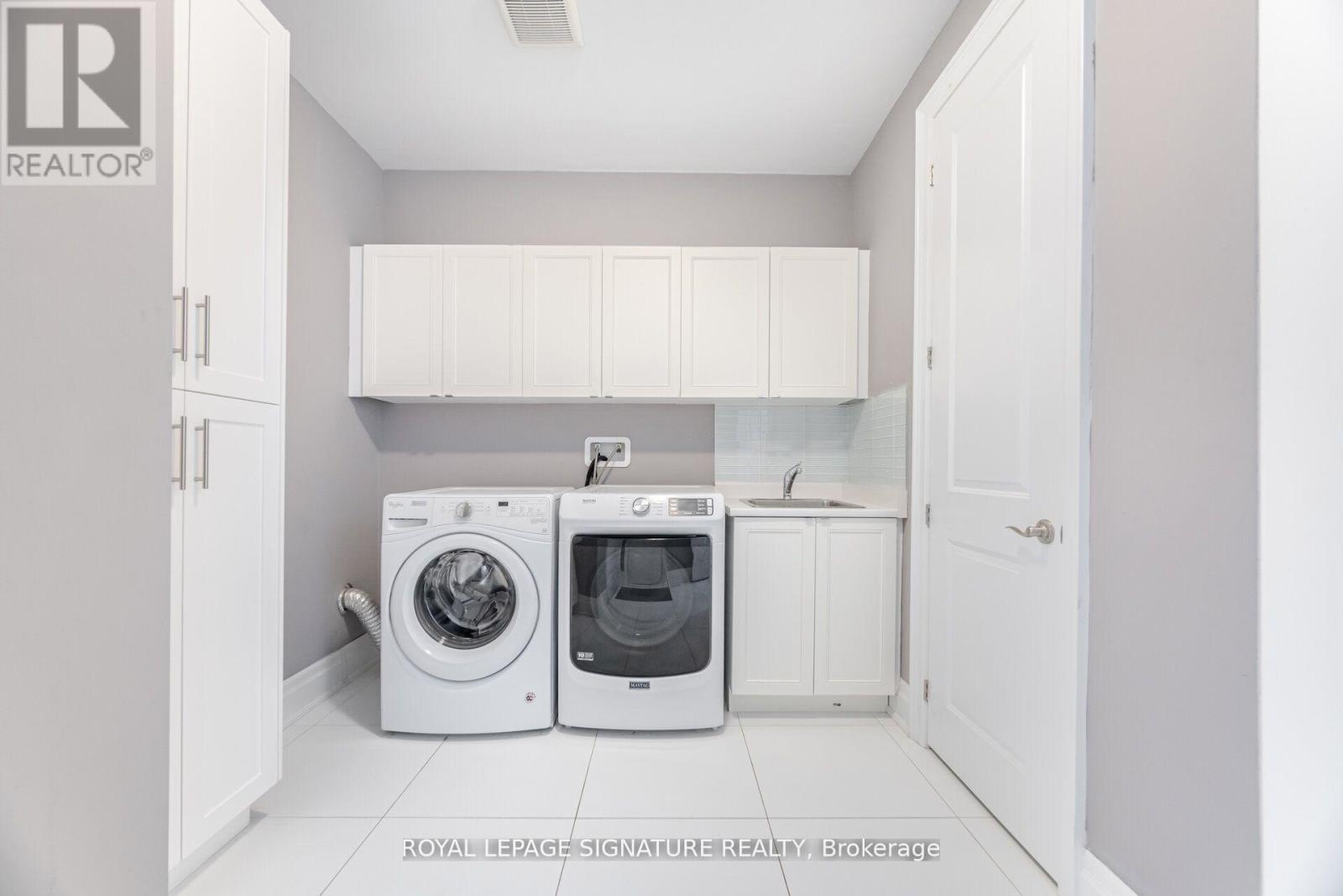404 Ellen Davidson Drive, Oakville, Ontario  L6M 0Y7 - Photo 20 - W12314548