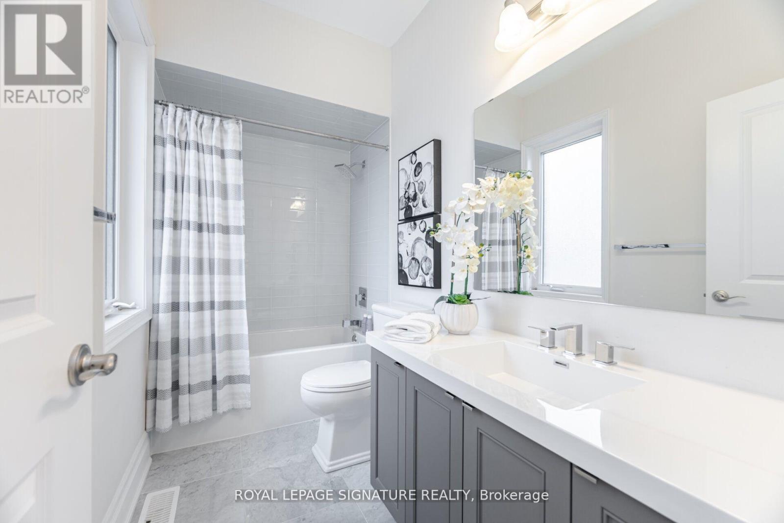 404 Ellen Davidson Drive, Oakville, Ontario  L6M 0Y7 - Photo 32 - W12314548