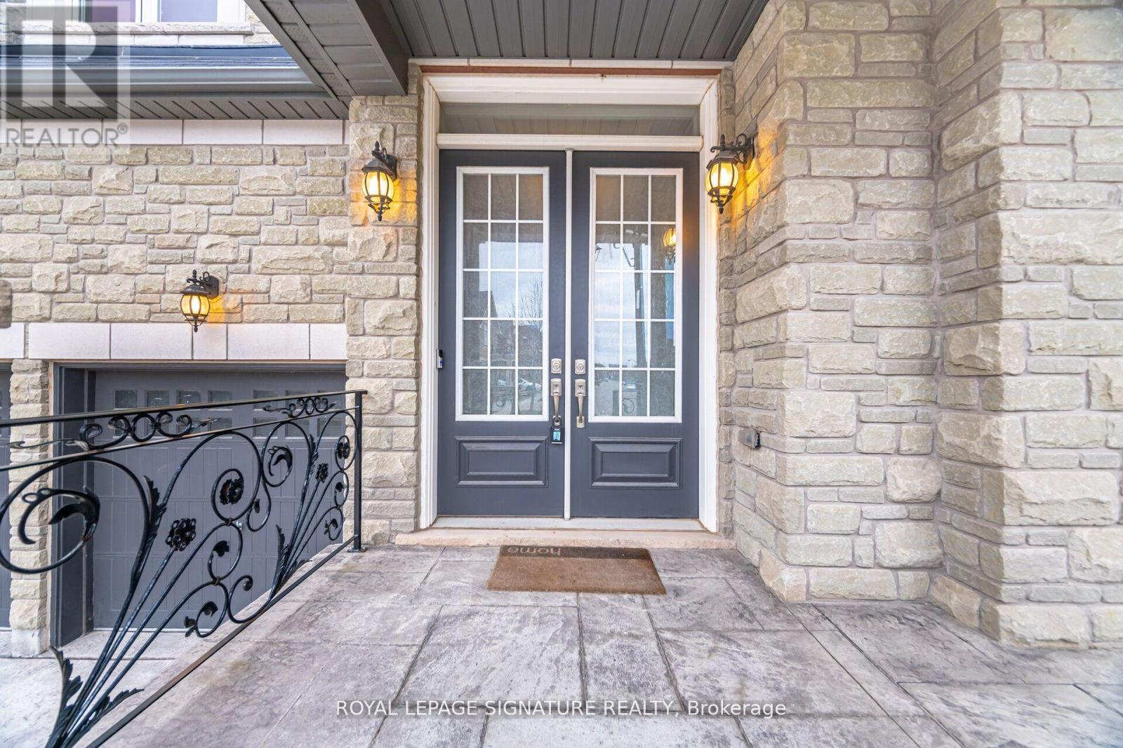 404 Ellen Davidson Drive, Oakville, Ontario  L6M 0Y7 - Photo 3 - W12314548