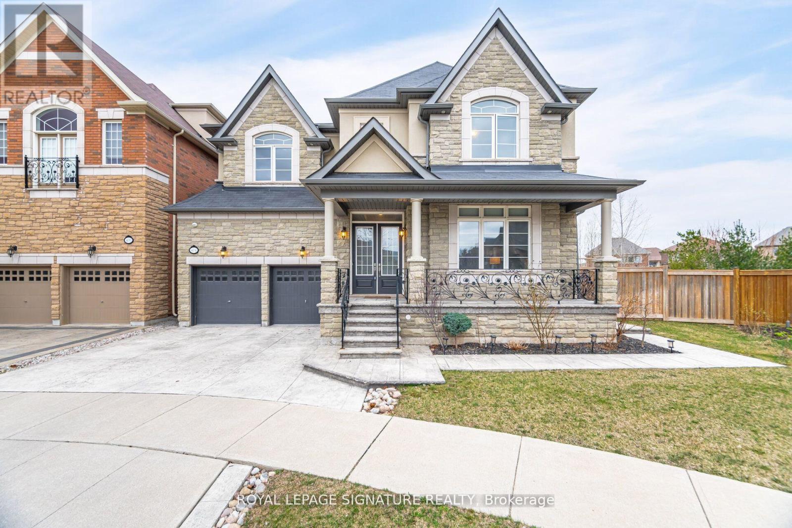 404 Ellen Davidson Drive, Oakville, Ontario  L6M 0Y7 - Photo 1 - W12314548