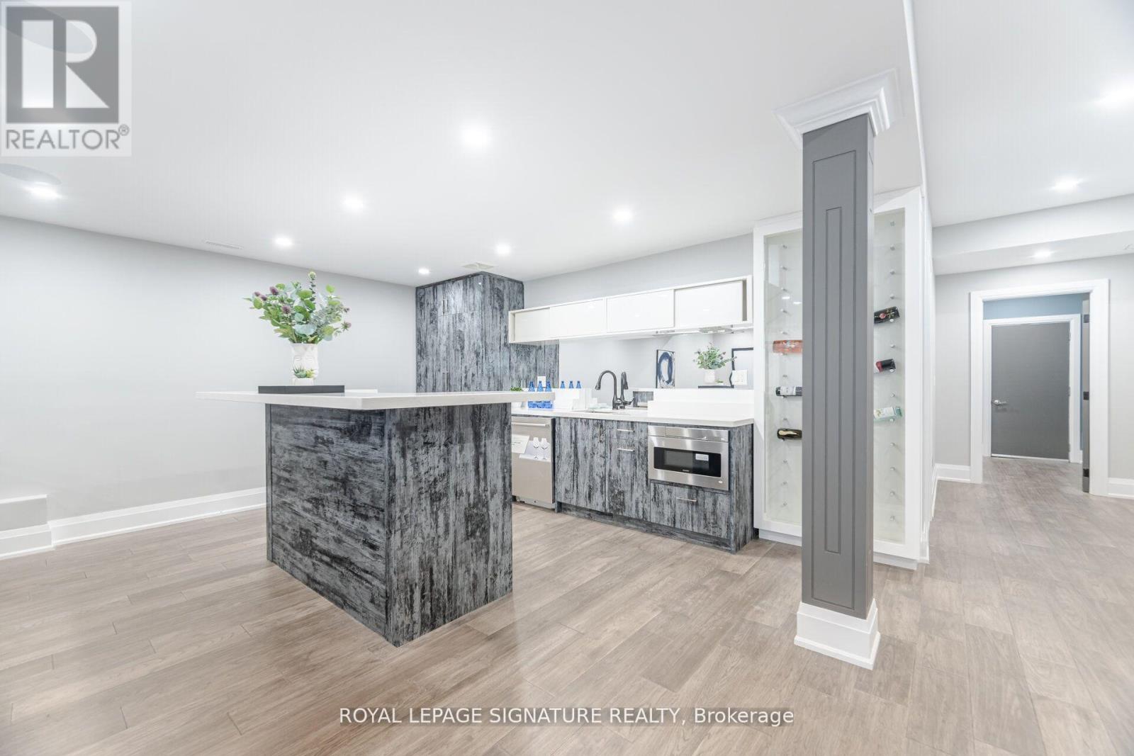 404 Ellen Davidson Drive, Oakville, Ontario  L6M 0Y7 - Photo 35 - W12314548
