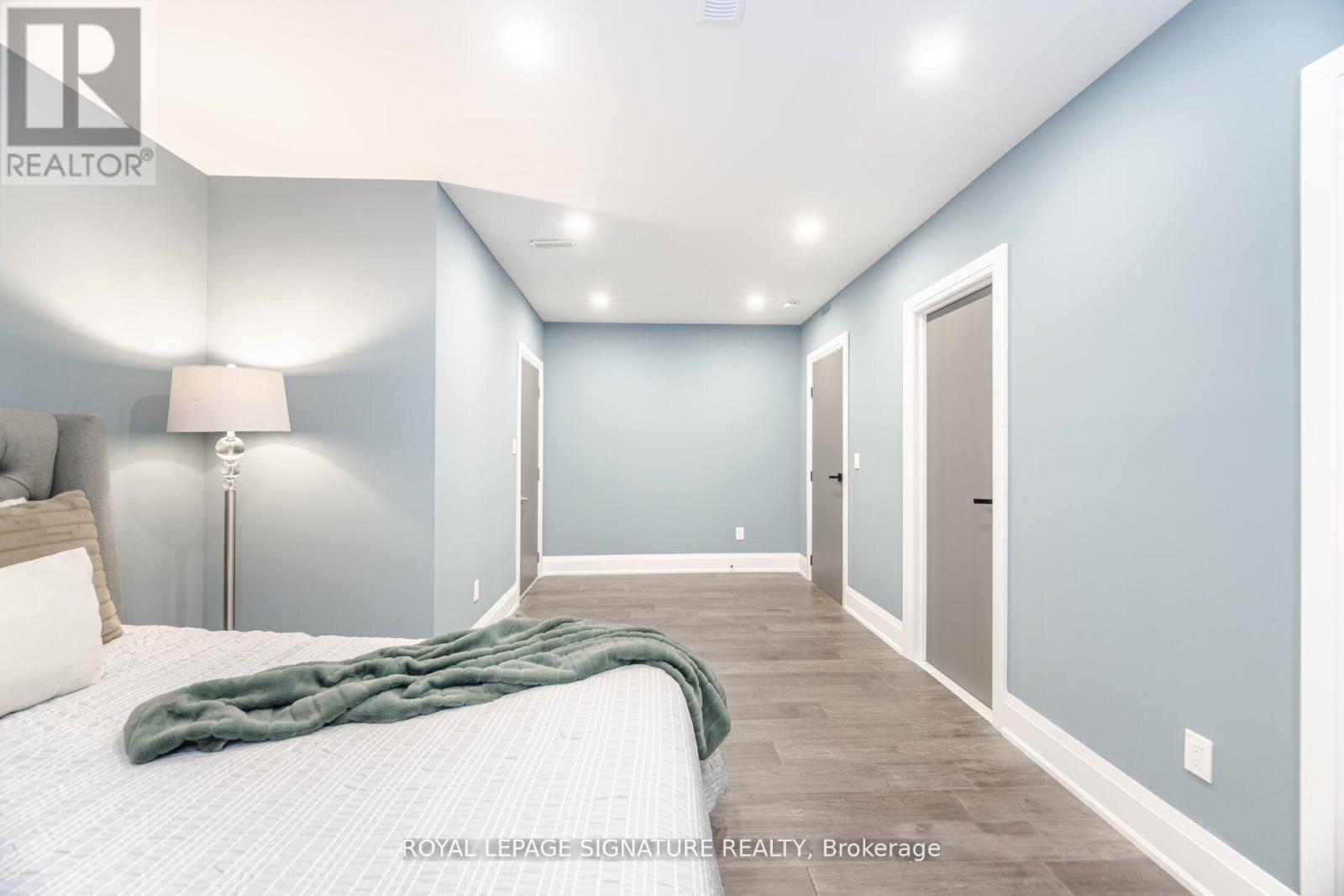 404 Ellen Davidson Drive, Oakville, Ontario  L6M 0Y7 - Photo 40 - W12314548