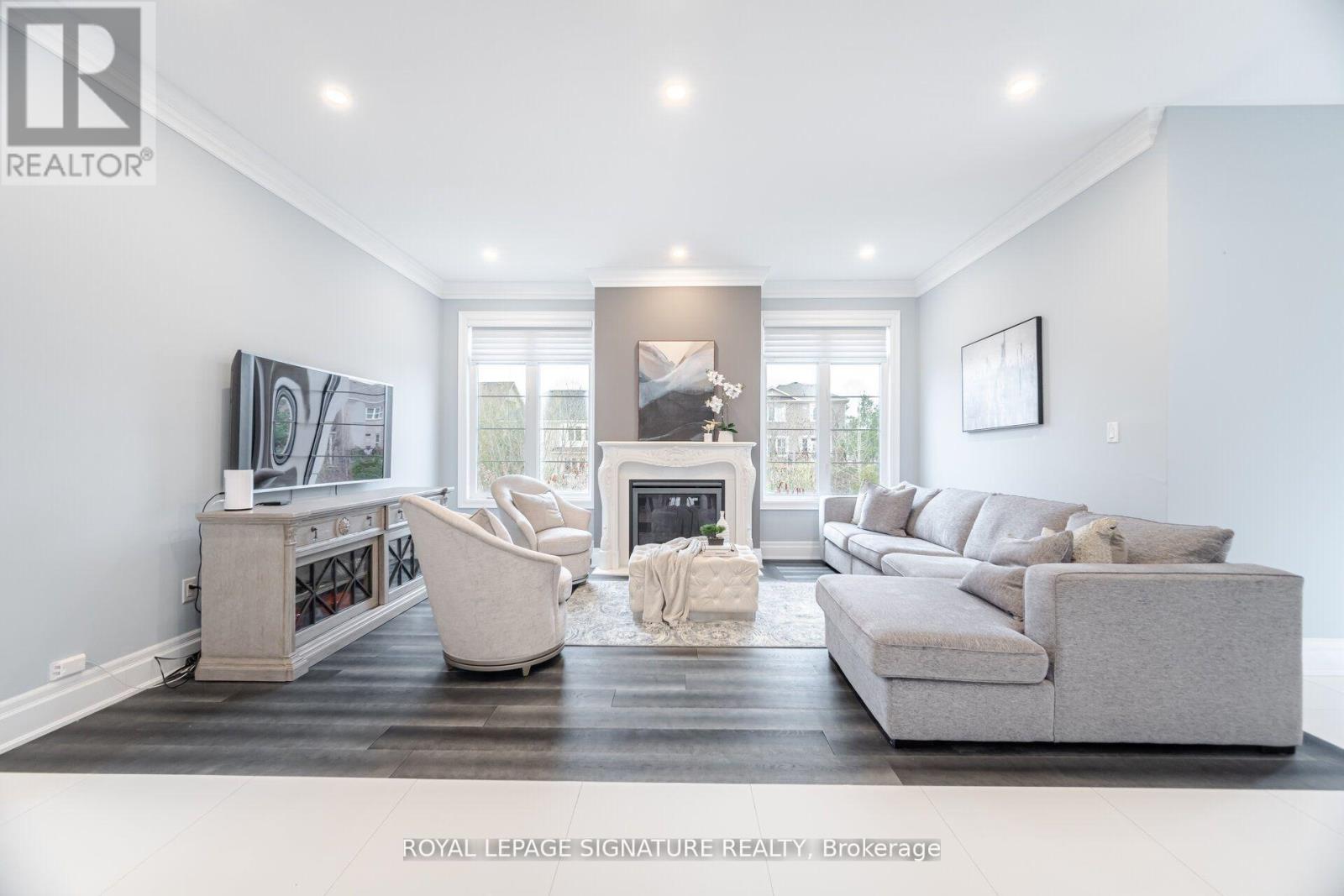 404 Ellen Davidson Drive, Oakville, Ontario  L6M 0Y7 - Photo 15 - W12314548