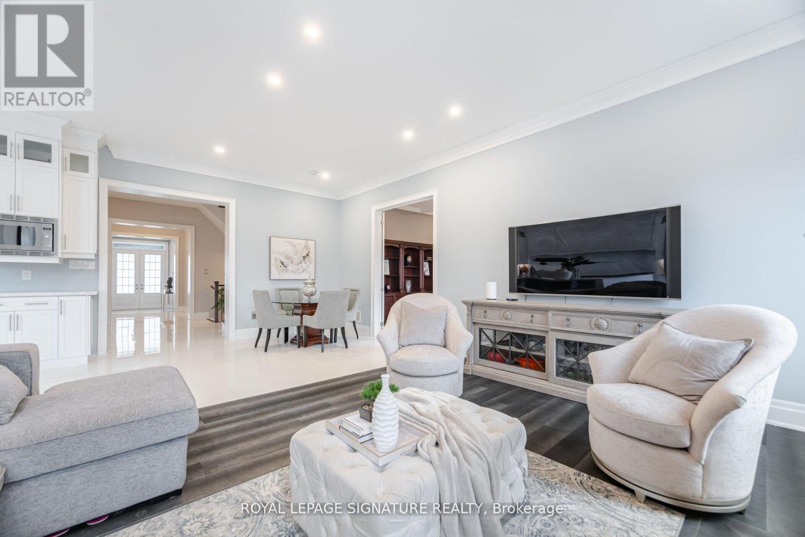 404 Ellen Davidson Drive, Oakville, Ontario  L6M 0Y7 - Photo 17 - W12314548