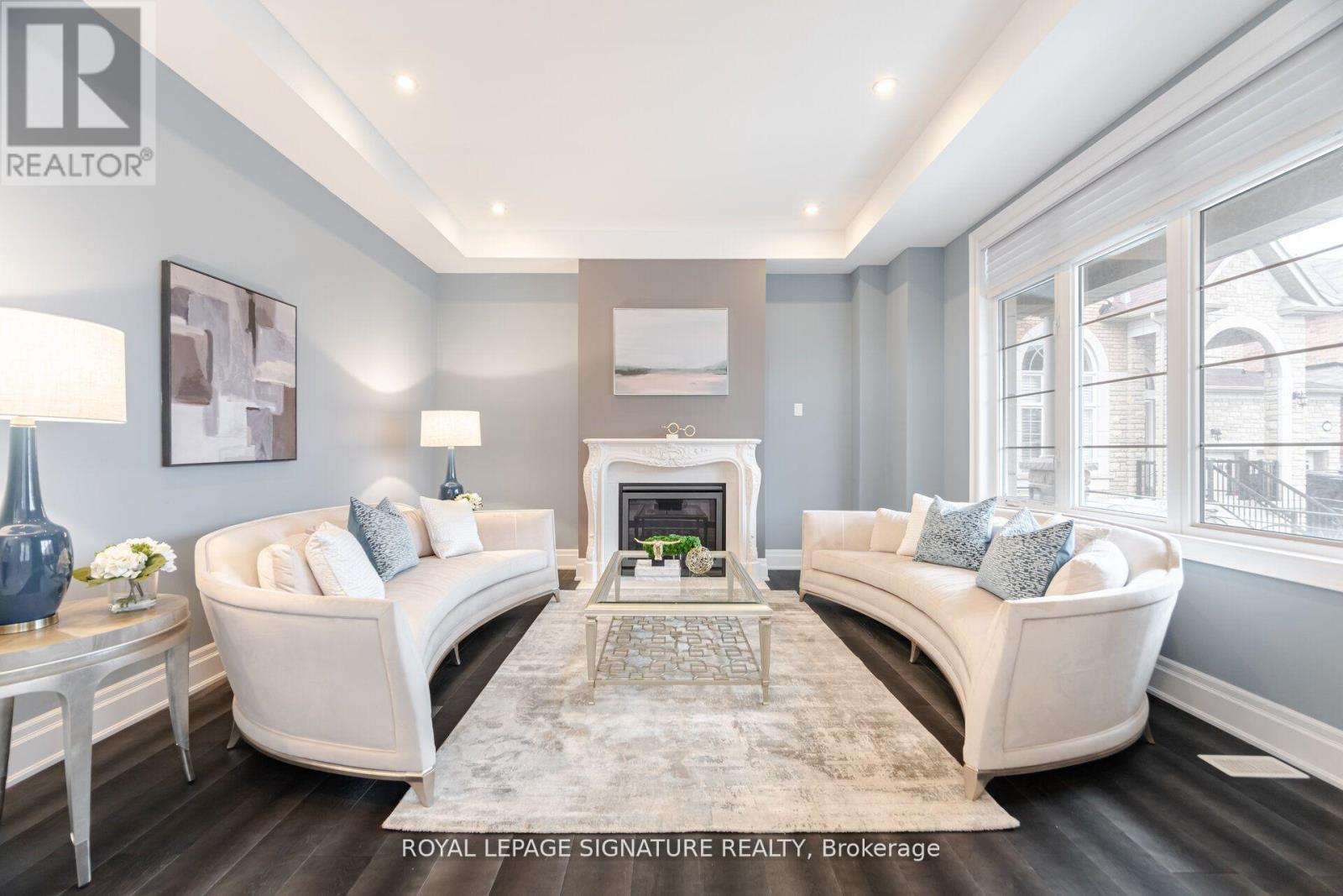 404 Ellen Davidson Drive, Oakville, Ontario  L6M 0Y7 - Photo 5 - W12314548