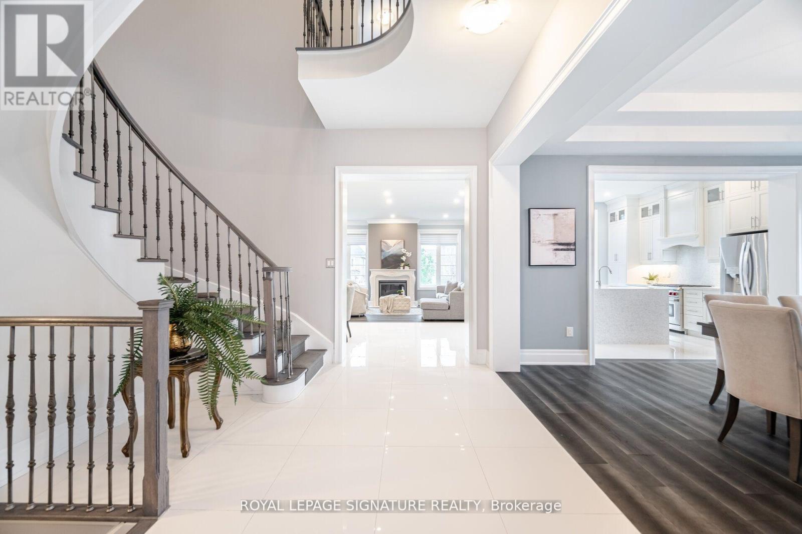 404 Ellen Davidson Drive, Oakville, Ontario  L6M 0Y7 - Photo 7 - W12314548