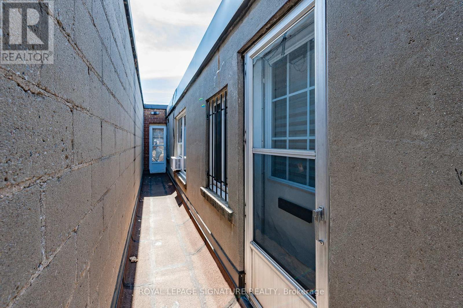 2nd Floor - 1138 Eglinton Avenue W, Toronto, Ontario  M6C 2E2 - Photo 30 - C12441285