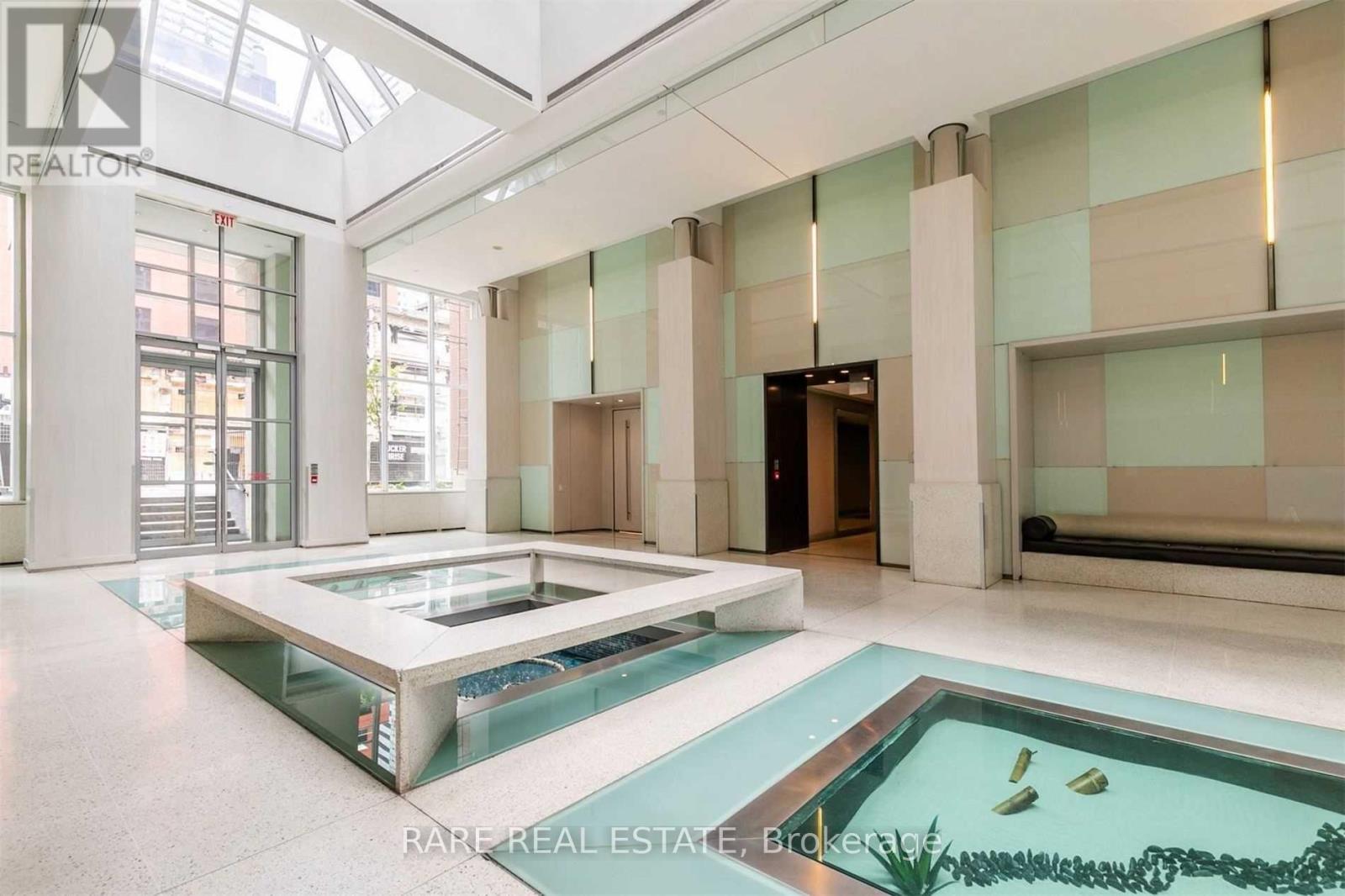 334 - 250 Wellington Street W, Toronto, Ontario  M5V 3P6 - Photo 2 - C12441295