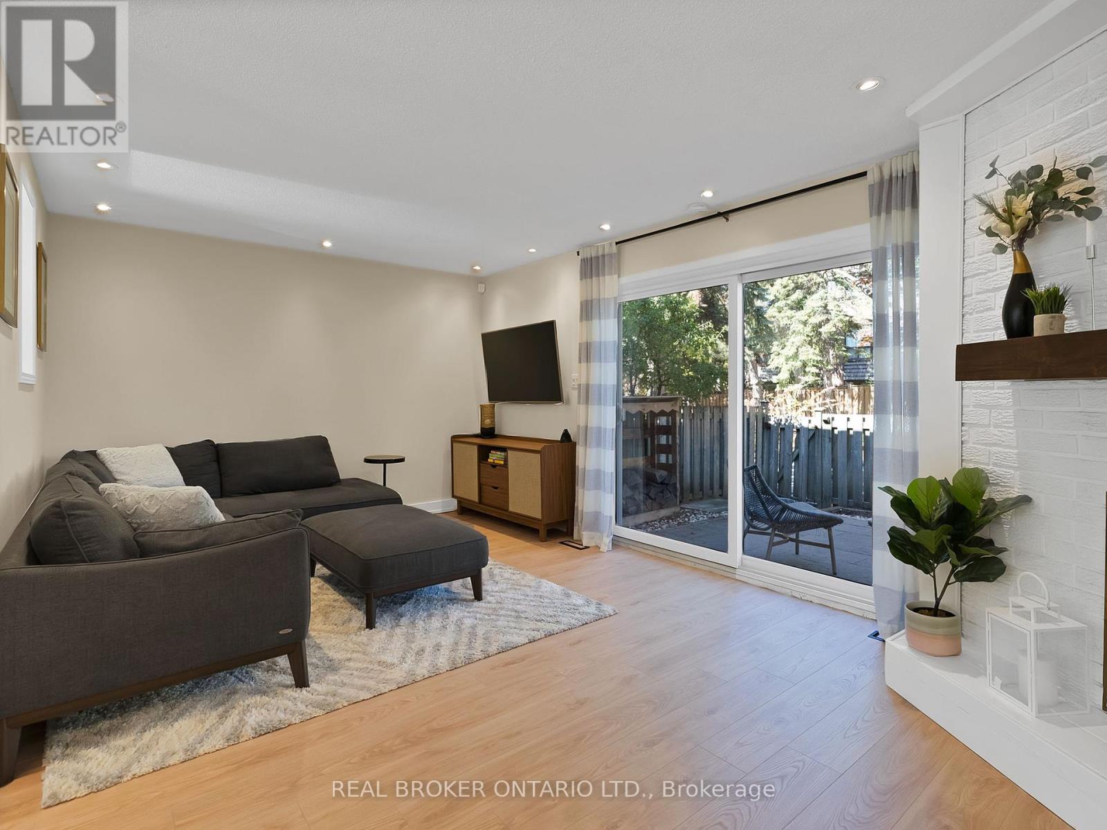 85 Cheryl Shepway, Toronto (Don Valley Village), Ontario  M2J 4R5 - Photo 12 - C12441331