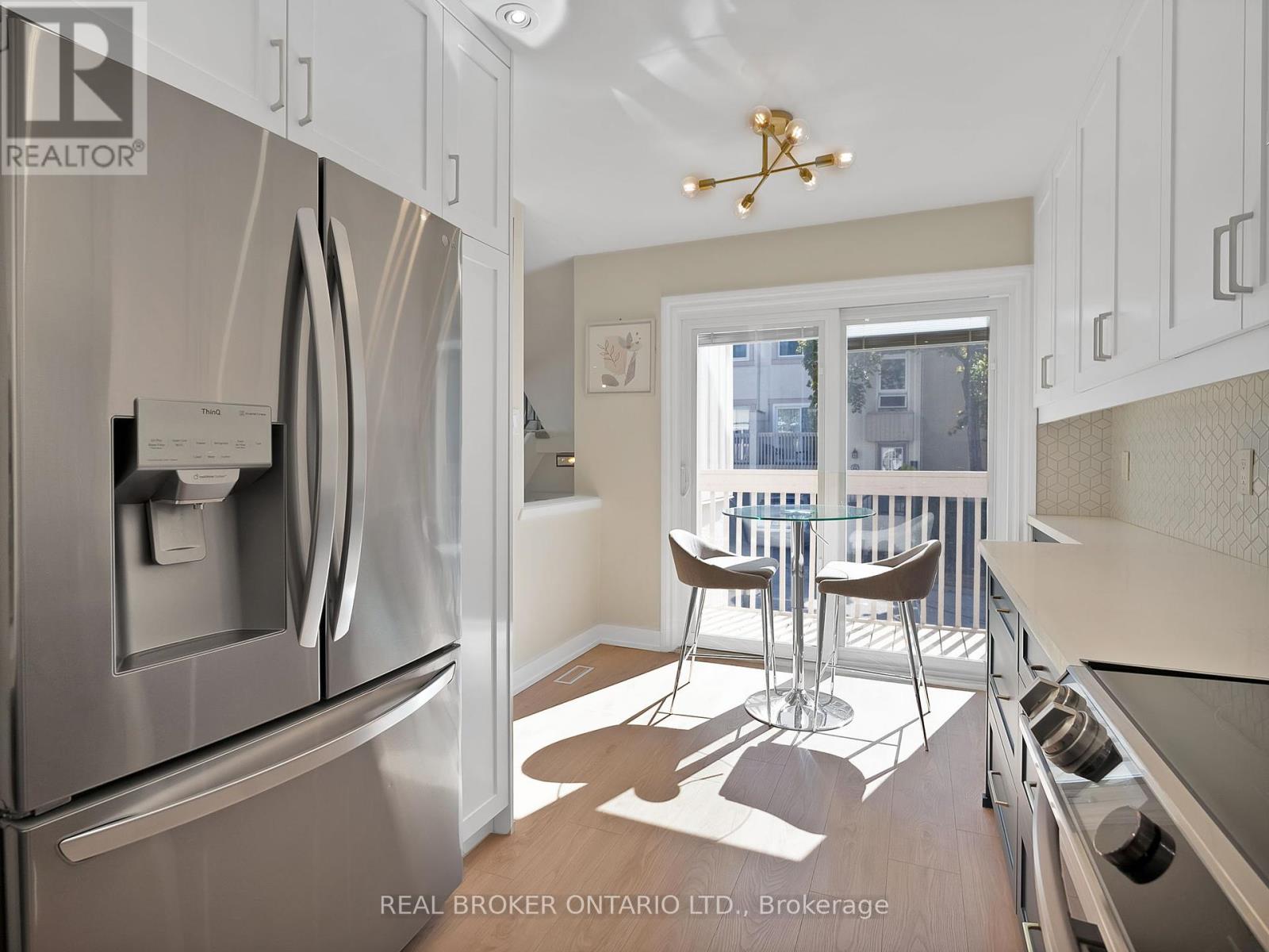 85 Cheryl Shepway, Toronto (Don Valley Village), Ontario  M2J 4R5 - Photo 4 - C12441331