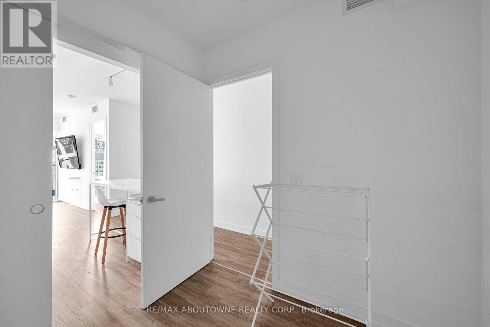 1516 - 77 Shuter Street, Toronto, Ontario  M5B 0B8 - Photo 10 - C12441354
