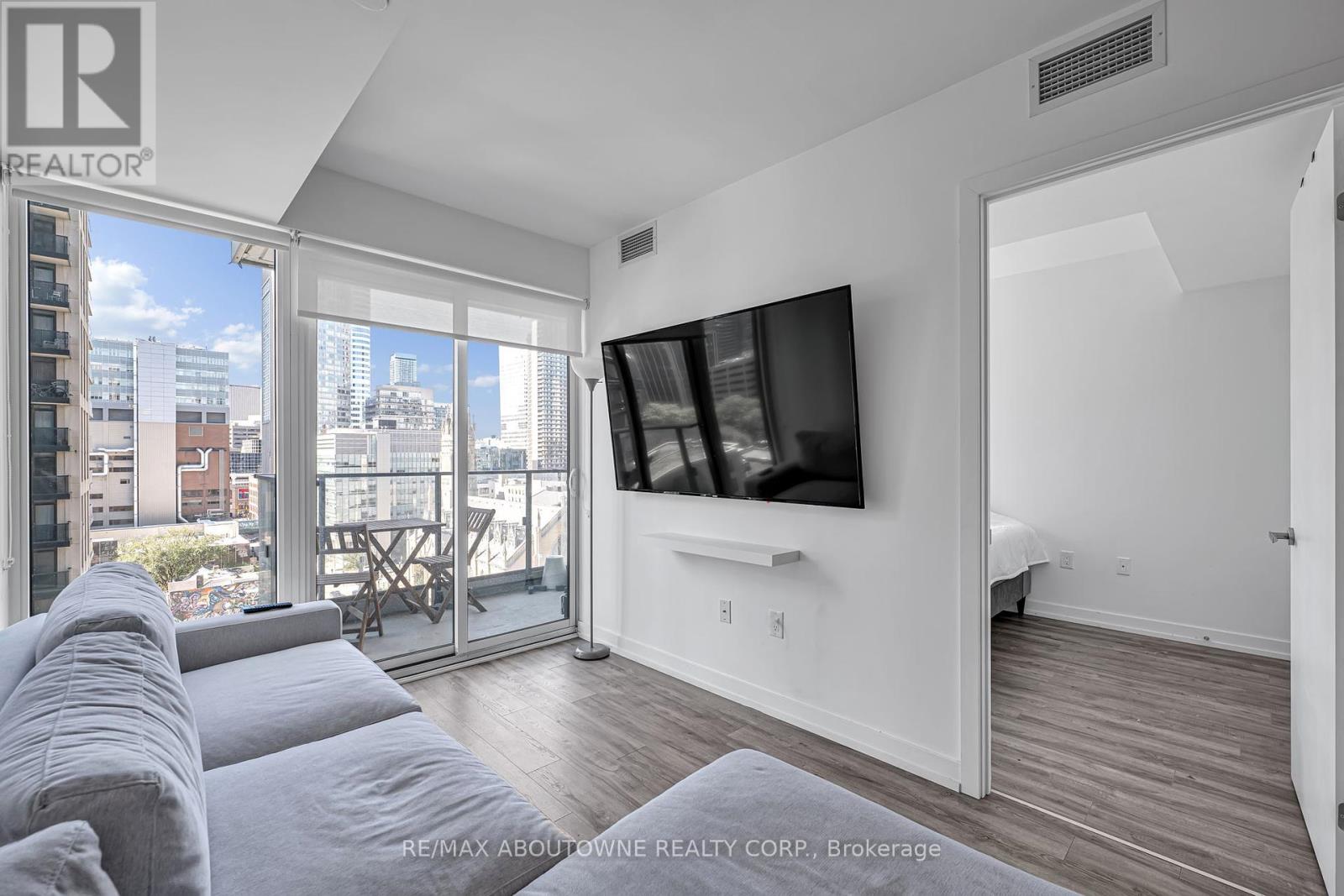 1516 - 77 Shuter Street, Toronto, Ontario  M5B 0B8 - Photo 19 - C12441354