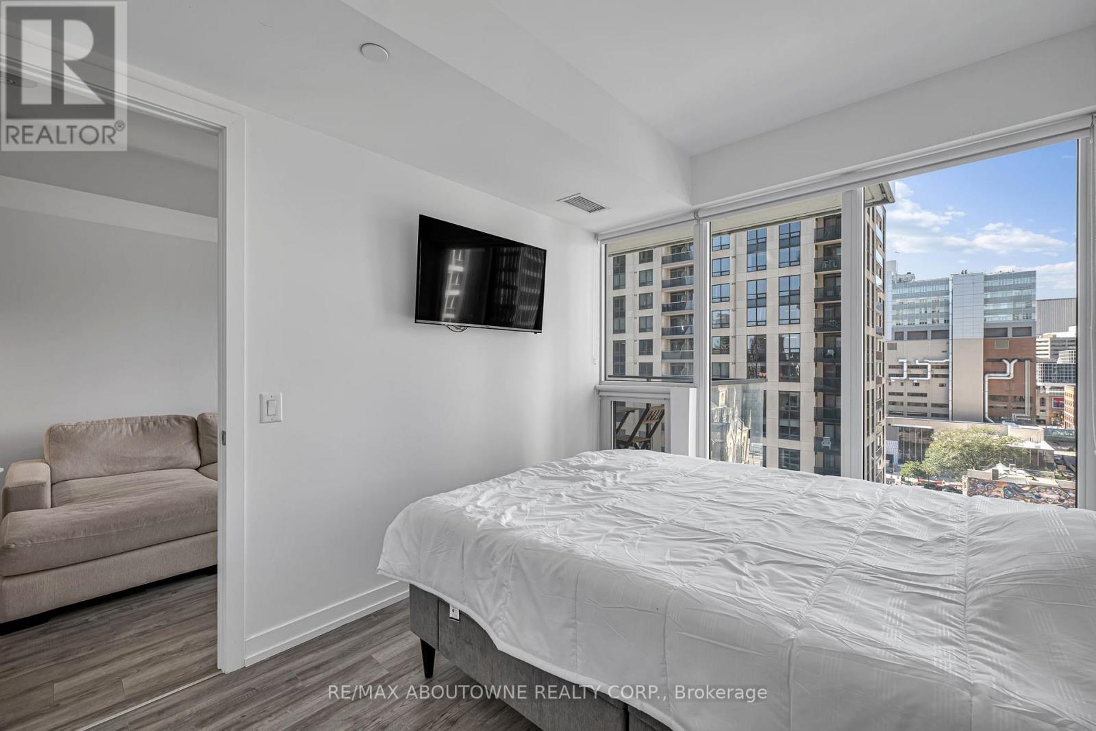 1516 - 77 Shuter Street, Toronto, Ontario  M5B 0B8 - Photo 21 - C12441354