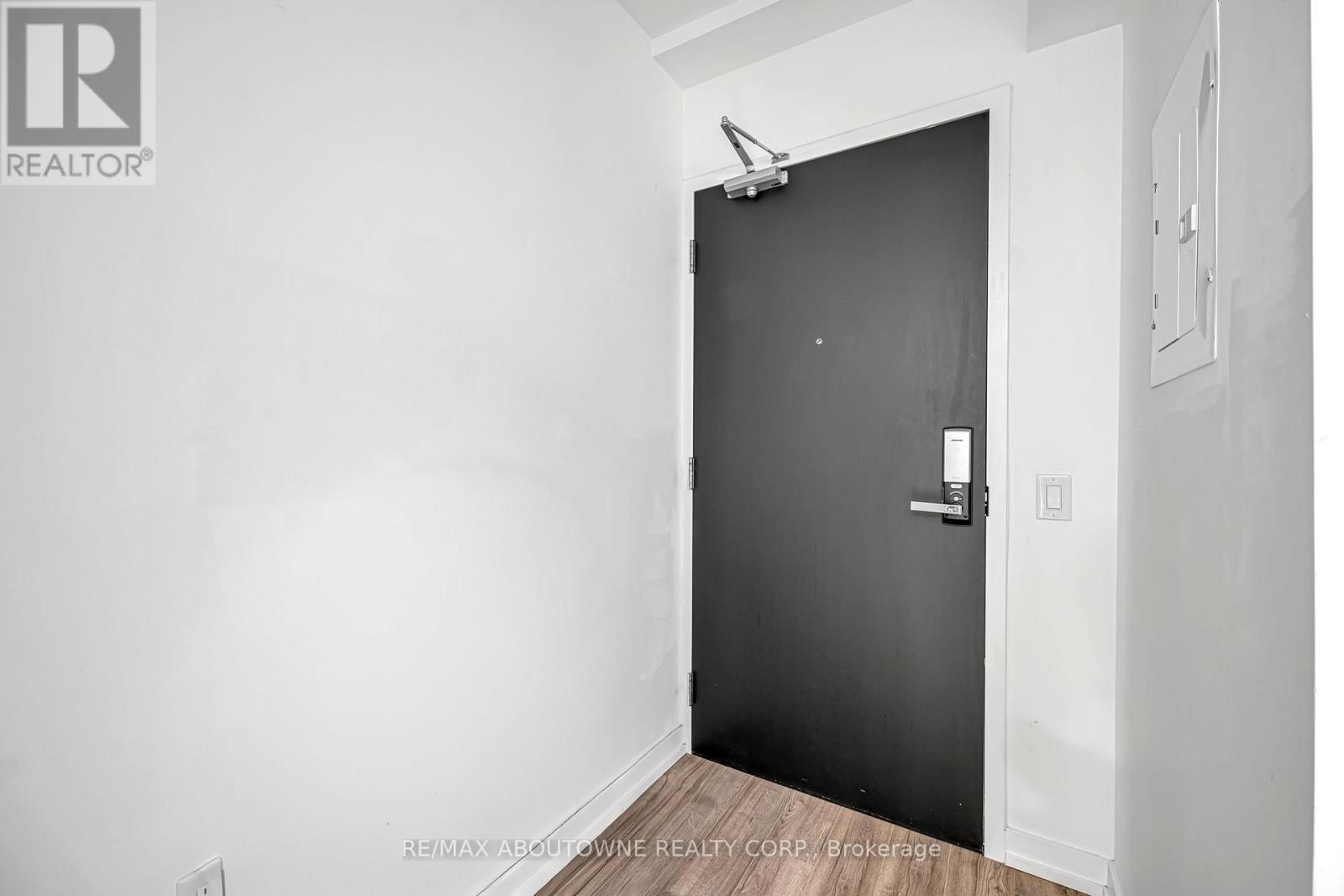 1516 - 77 Shuter Street, Toronto, Ontario  M5B 0B8 - Photo 3 - C12441354