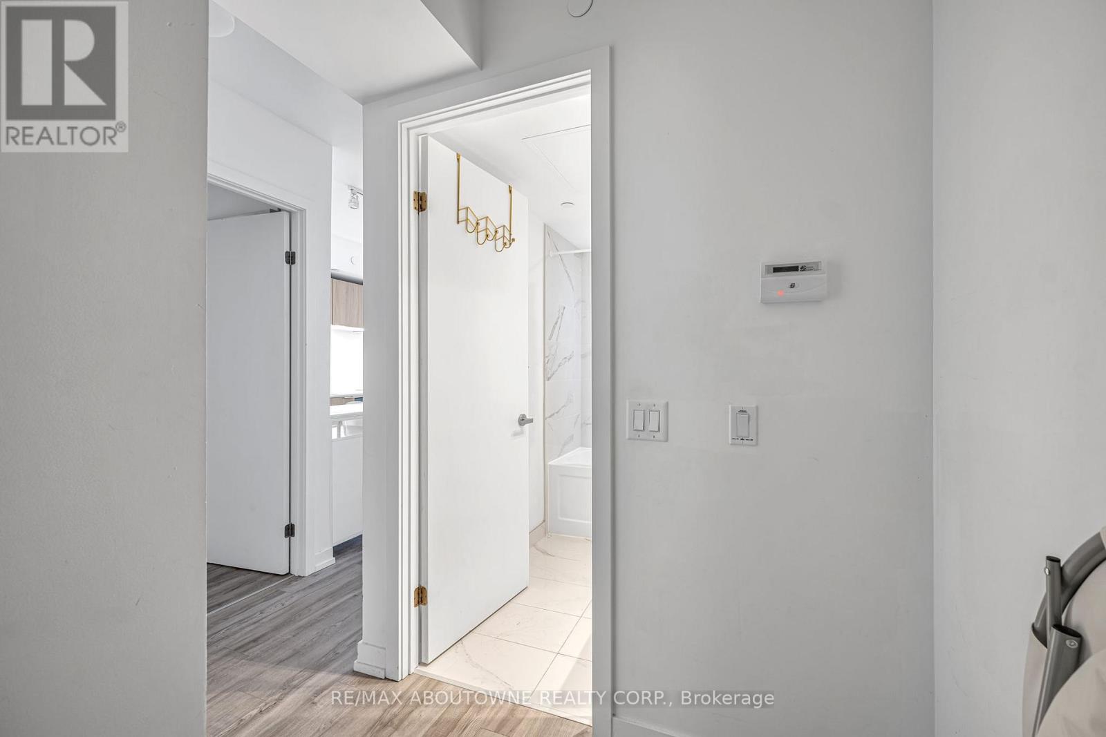 1516 - 77 Shuter Street, Toronto, Ontario  M5B 0B8 - Photo 4 - C12441354
