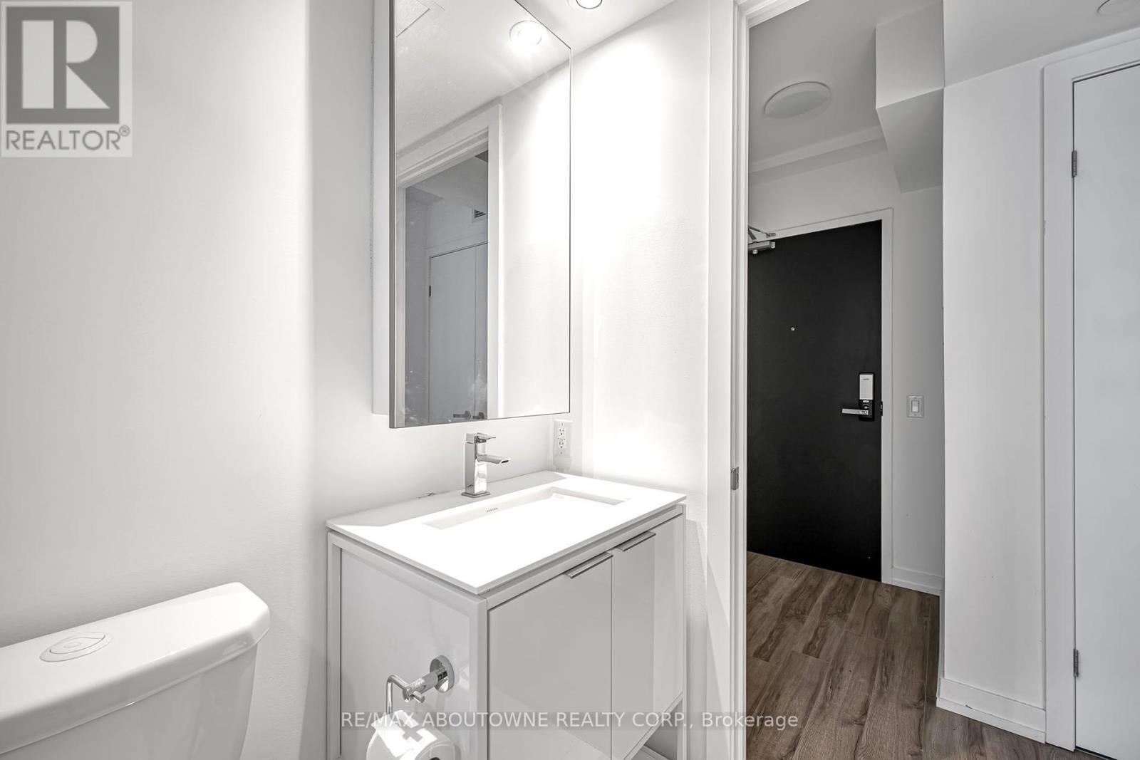 1516 - 77 Shuter Street, Toronto, Ontario  M5B 0B8 - Photo 6 - C12441354
