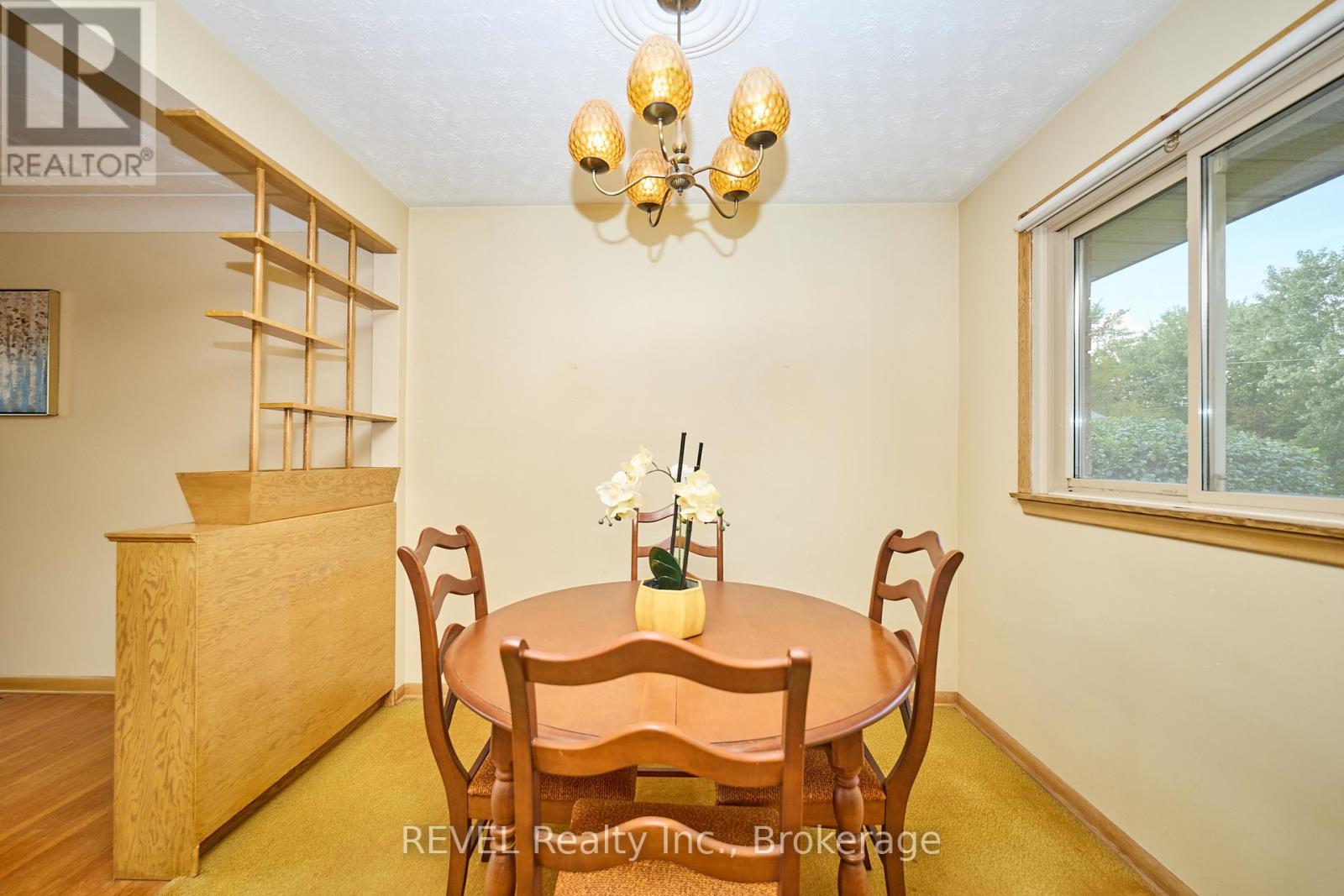 8580 Champlain Drive, Niagara Falls (Chippawa), Ontario  L2G 6Y6 - Photo 10 - X12441387