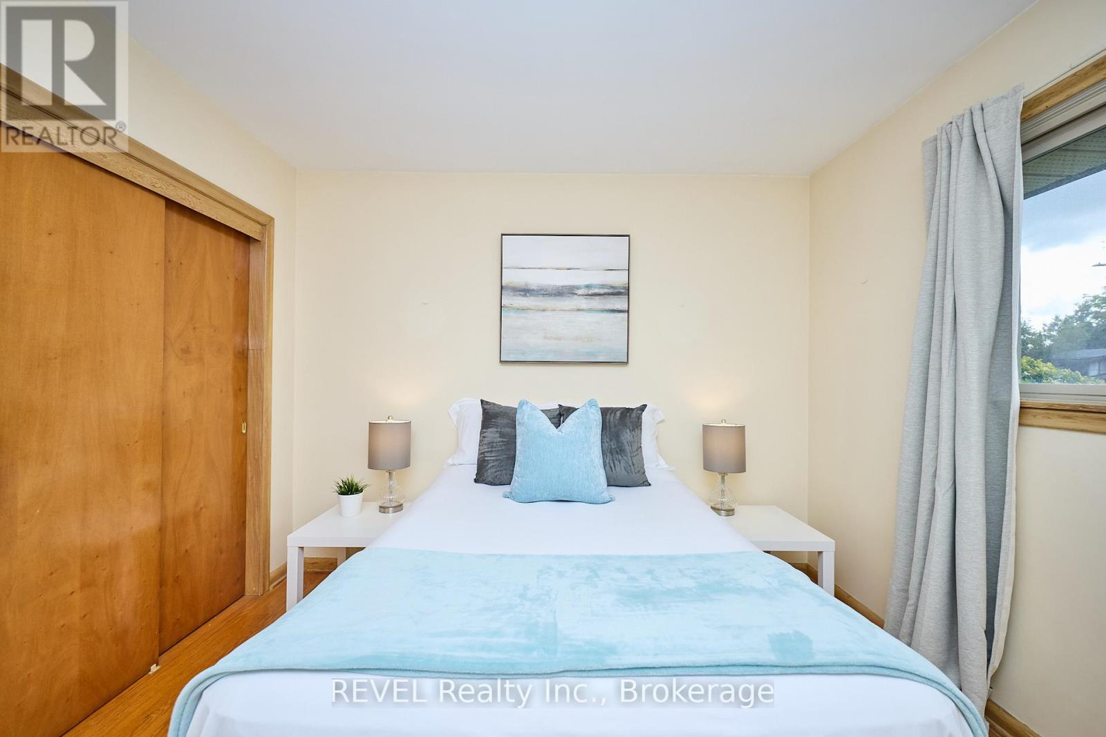 8580 Champlain Drive, Niagara Falls (Chippawa), Ontario  L2G 6Y6 - Photo 15 - X12441387