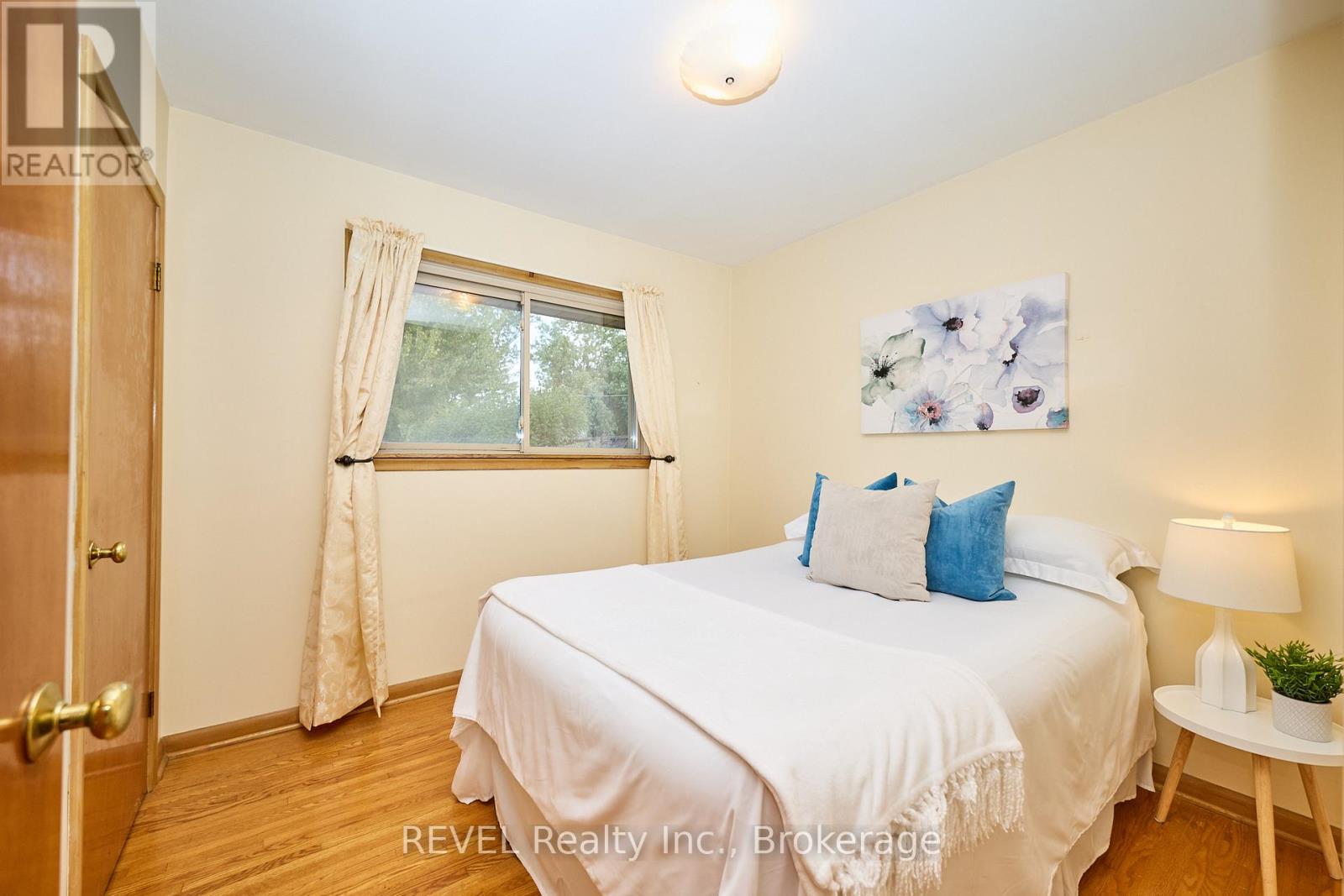 8580 Champlain Drive, Niagara Falls (Chippawa), Ontario  L2G 6Y6 - Photo 17 - X12441387