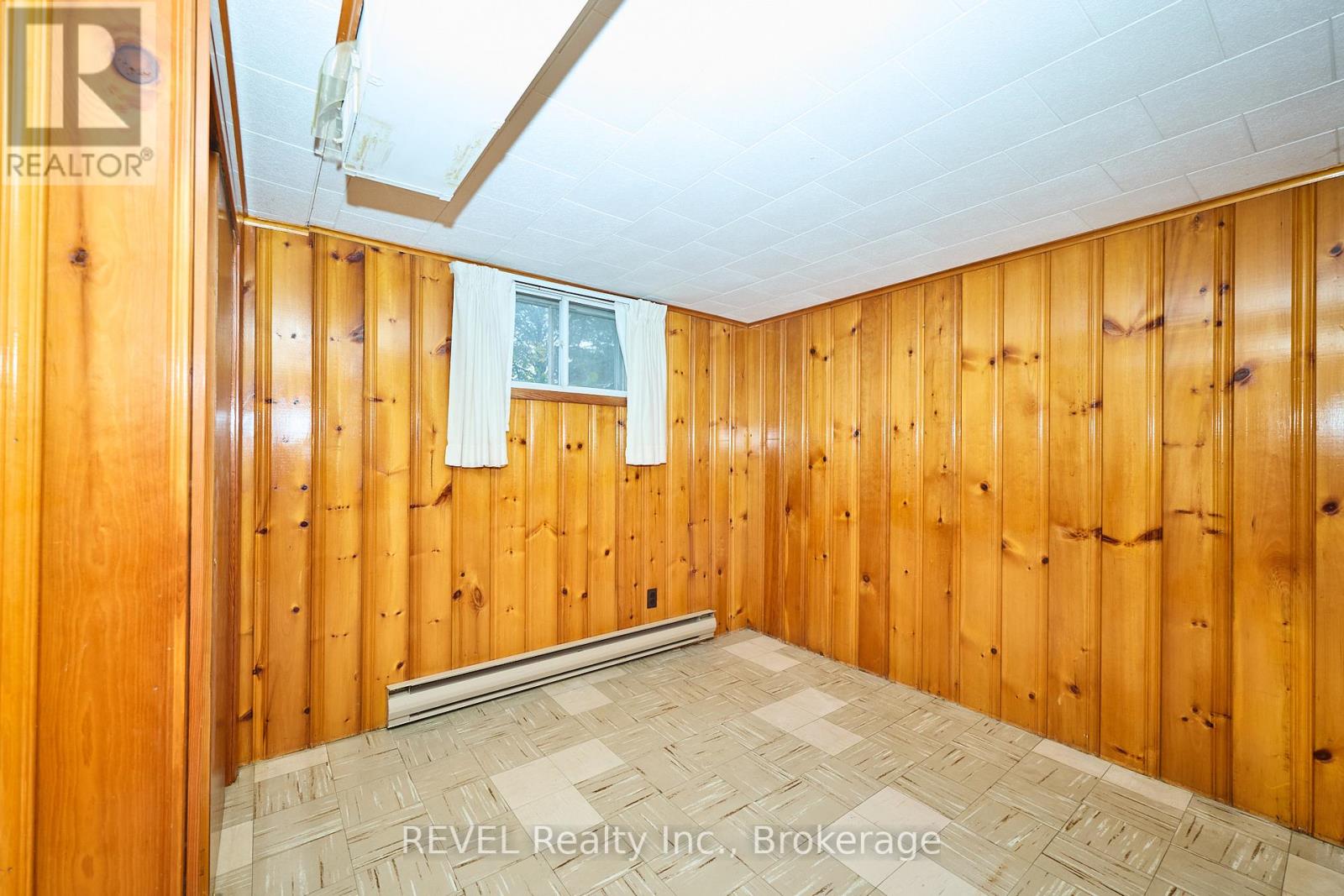 8580 Champlain Drive, Niagara Falls (Chippawa), Ontario  L2G 6Y6 - Photo 29 - X12441387