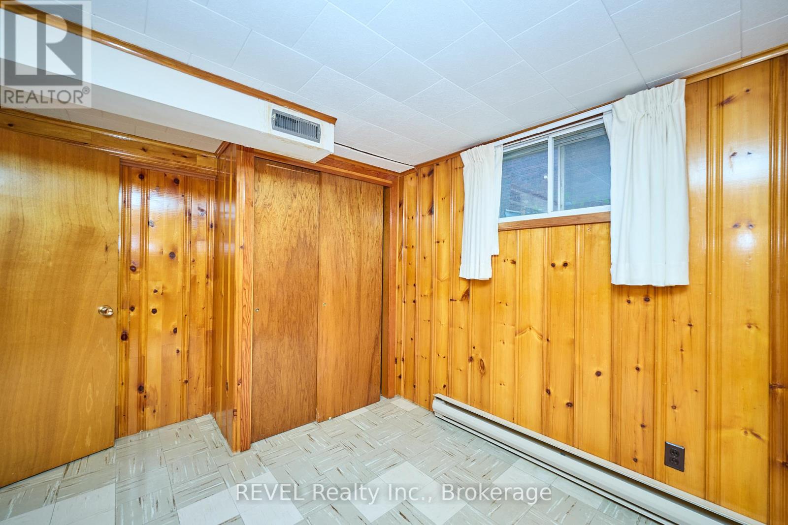 8580 Champlain Drive, Niagara Falls (Chippawa), Ontario  L2G 6Y6 - Photo 30 - X12441387