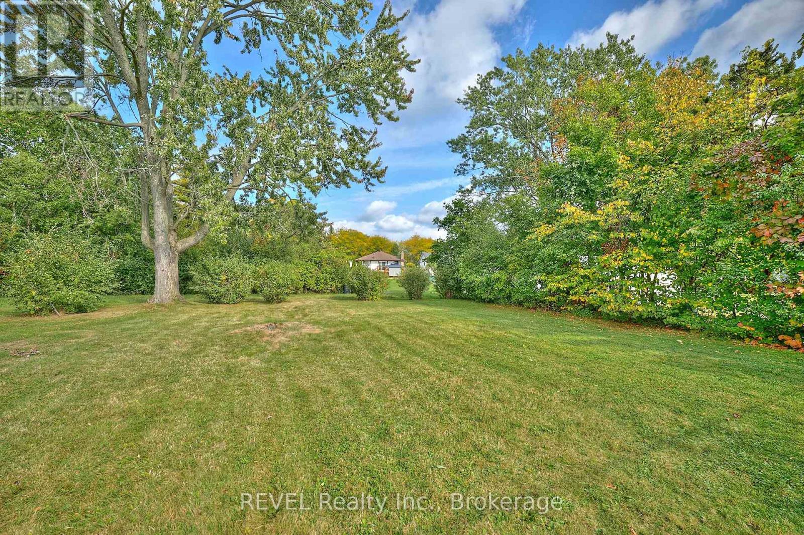 8580 Champlain Drive, Niagara Falls (Chippawa), Ontario  L2G 6Y6 - Photo 35 - X12441387