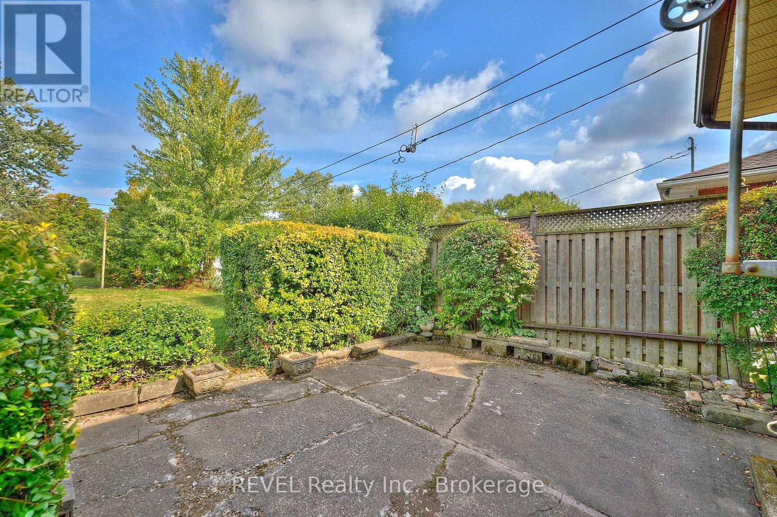 8580 Champlain Drive, Niagara Falls (Chippawa), Ontario  L2G 6Y6 - Photo 39 - X12441387