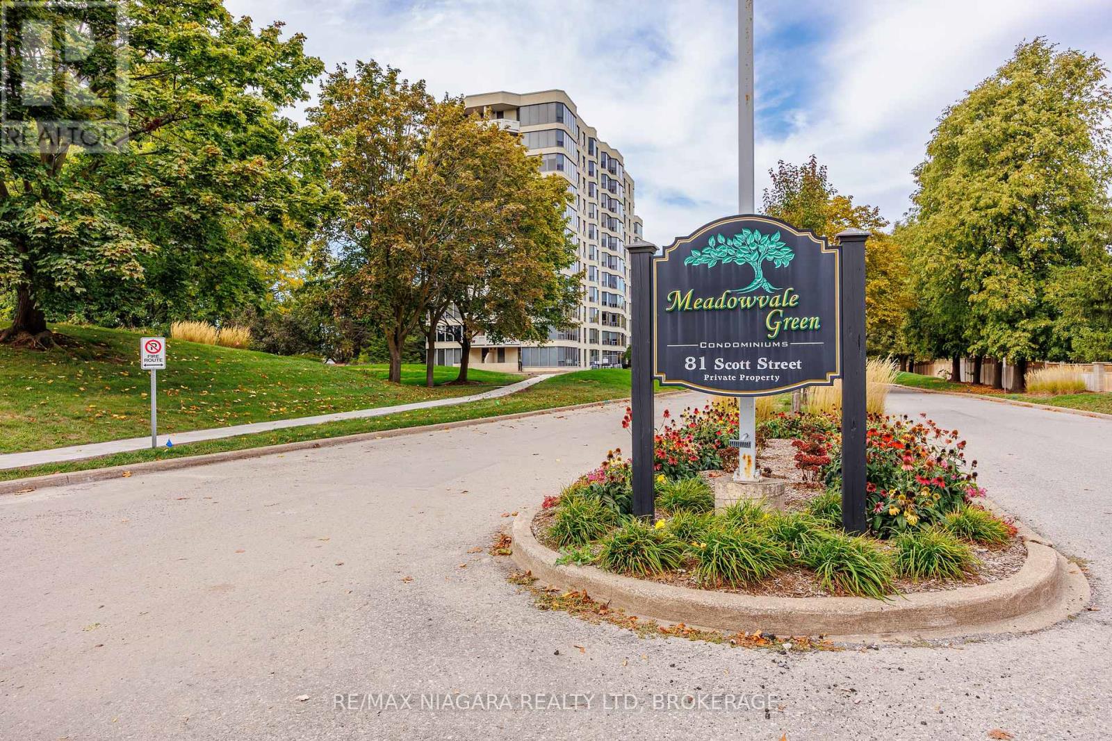 307 - 81 Scott Street, St. Catharines (Lakeport), Ontario  L2N 7L5 - Photo 1 - X12441435