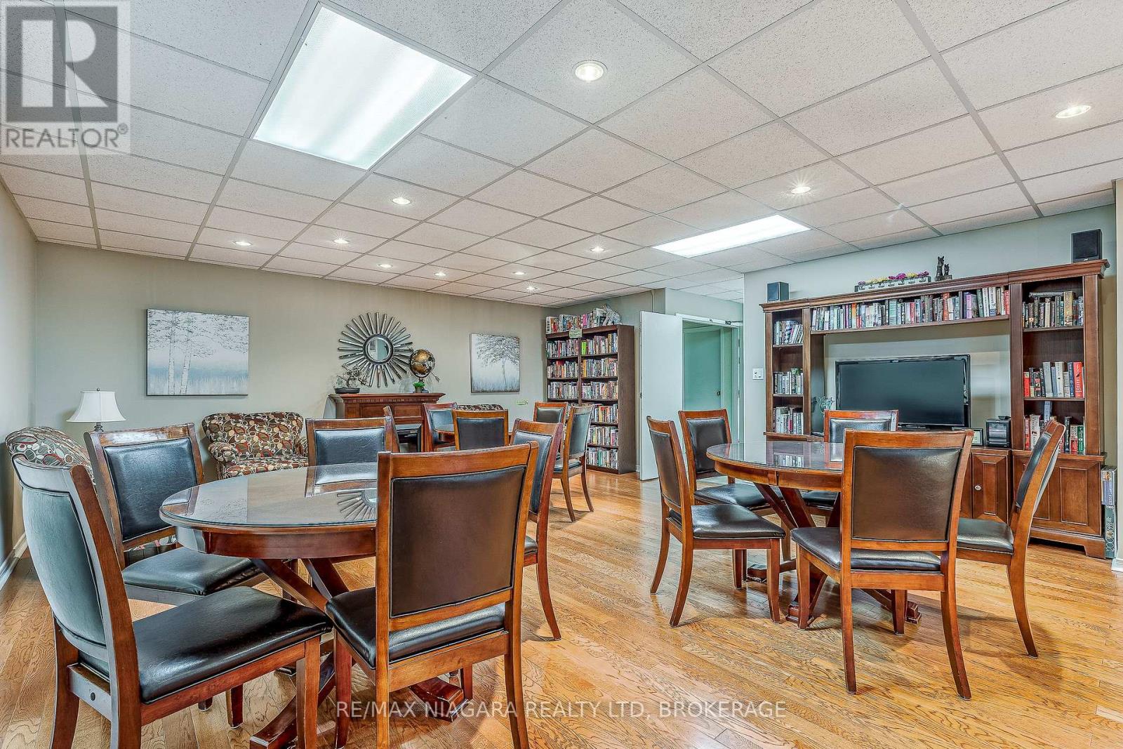 307 - 81 Scott Street, St. Catharines (Lakeport), Ontario  L2N 7L5 - Photo 22 - X12441435