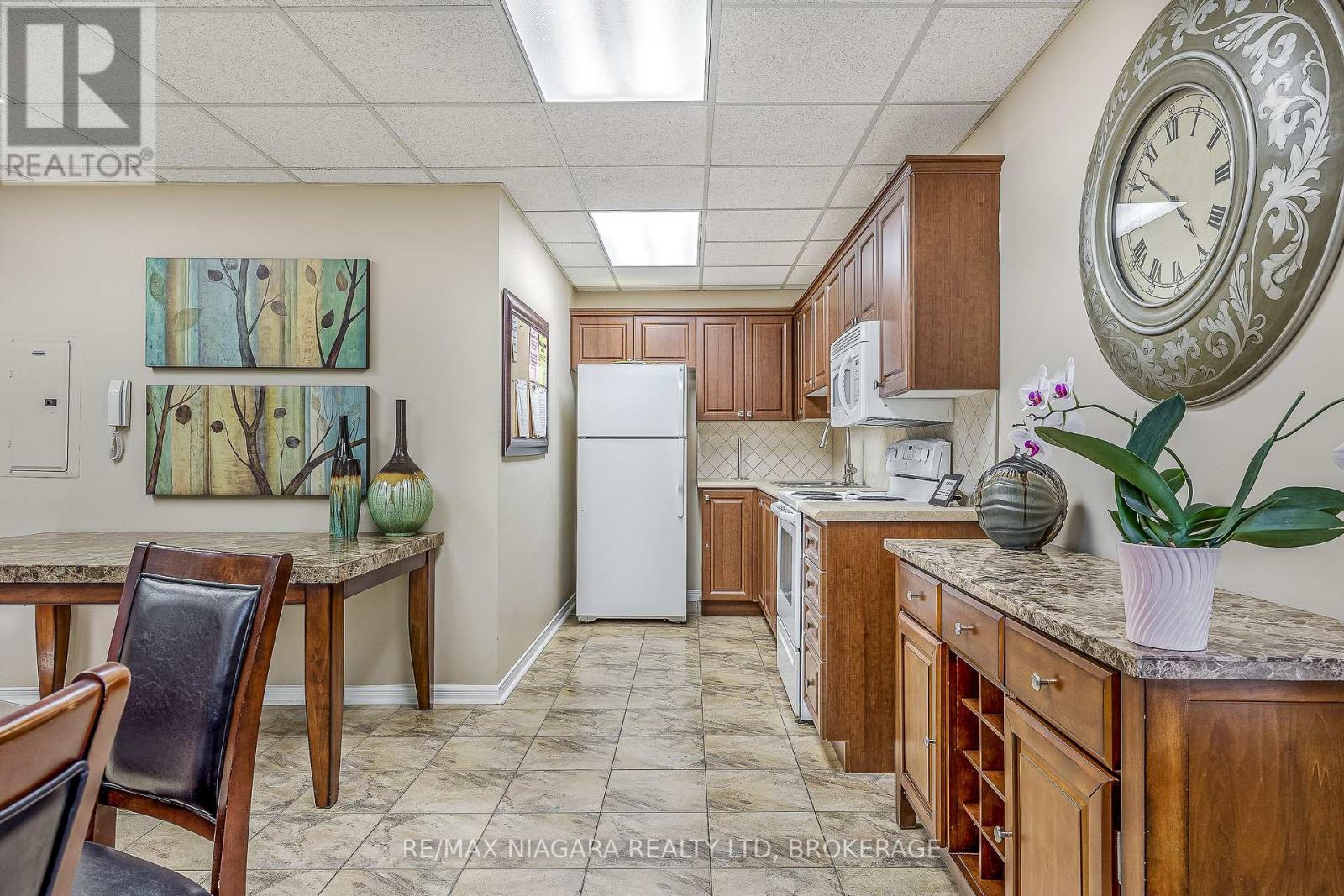 307 - 81 Scott Street, St. Catharines (Lakeport), Ontario  L2N 7L5 - Photo 24 - X12441435