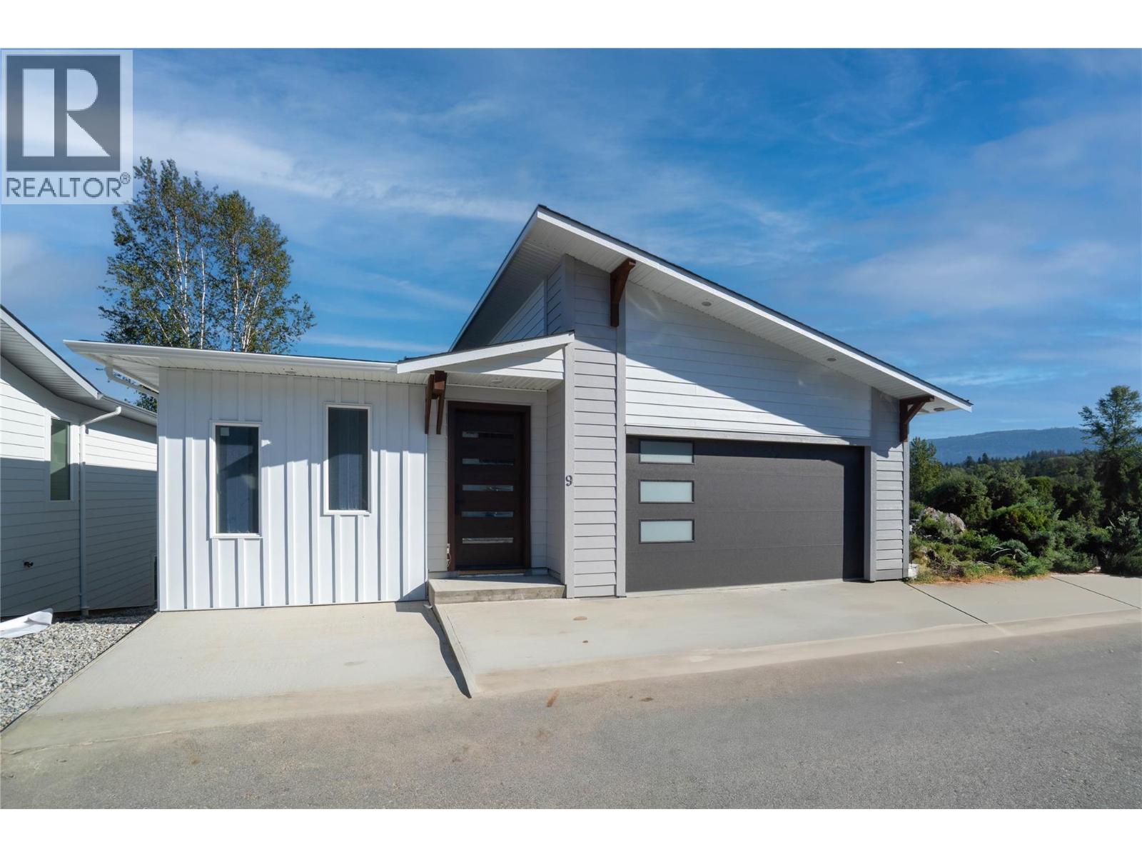 1840 10 Street SW Unit# 9, salmon arm, British Columbia