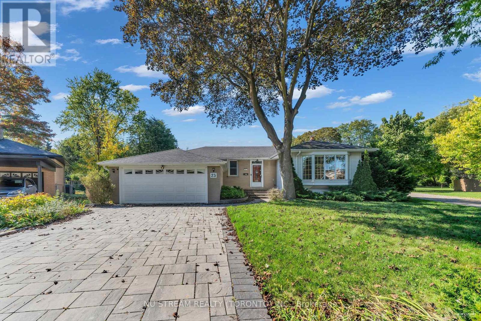 (LOWER)23 WYTHENSHAWE WOOD, Toronto, Ontario