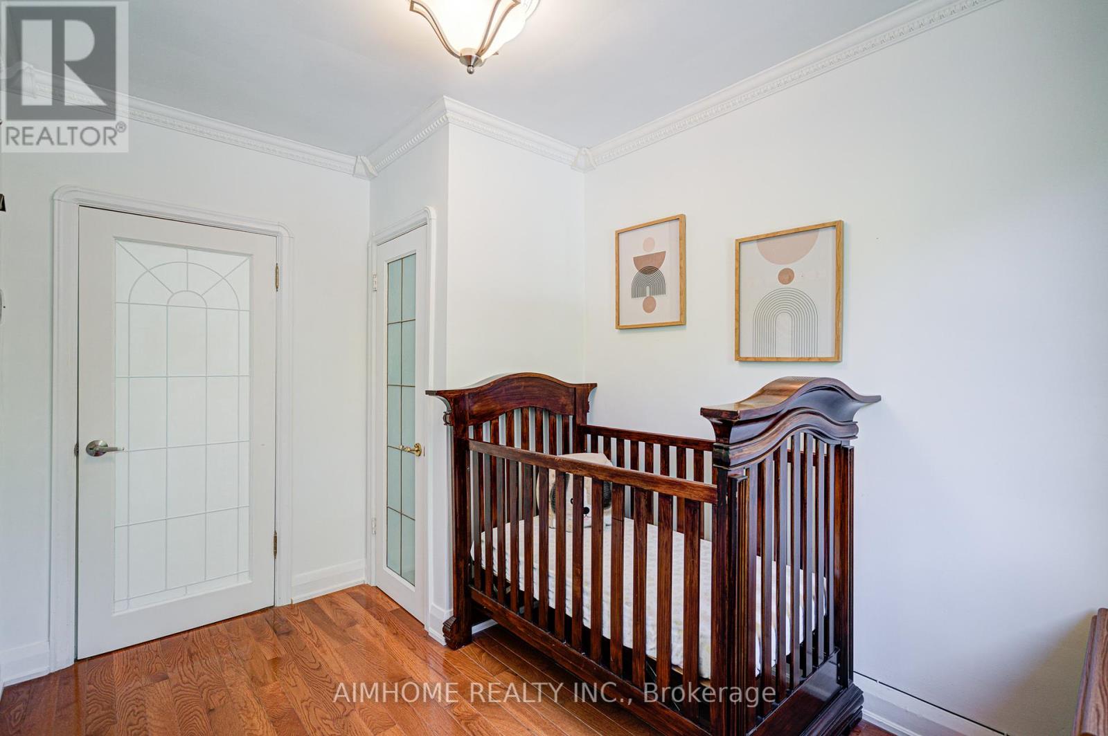 96 Highfield Road, Toronto, Ontario  M4L 2V1 - Photo 17 - E12441337