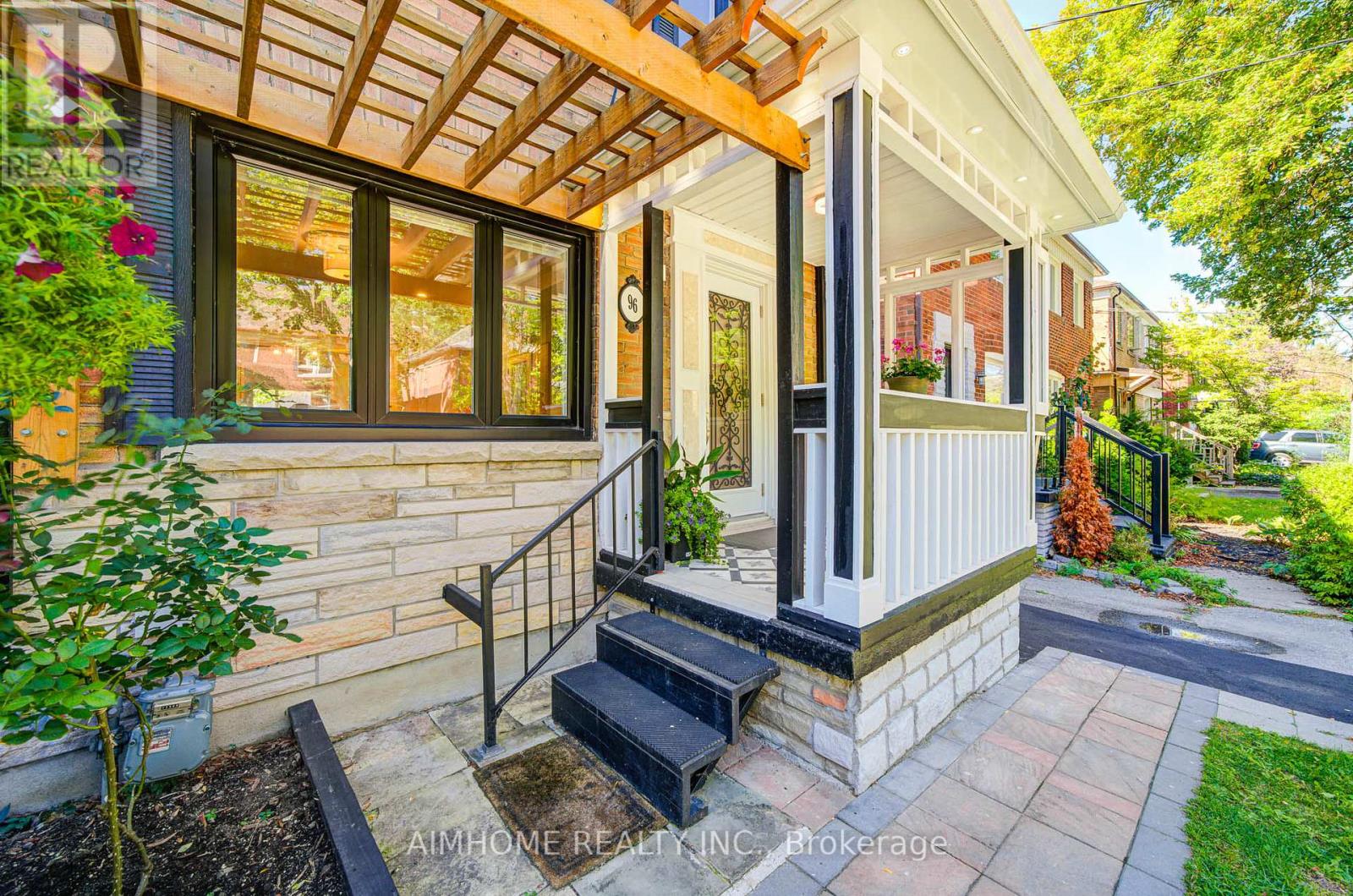 96 Highfield Road, Toronto, Ontario  M4L 2V1 - Photo 2 - E12441337