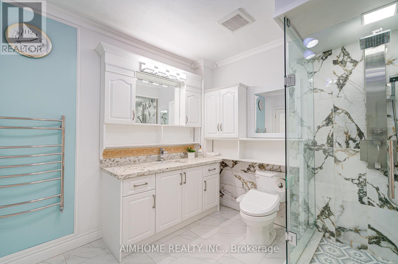 96 Highfield Road, Toronto, Ontario  M4L 2V1 - Photo 21 - E12441337