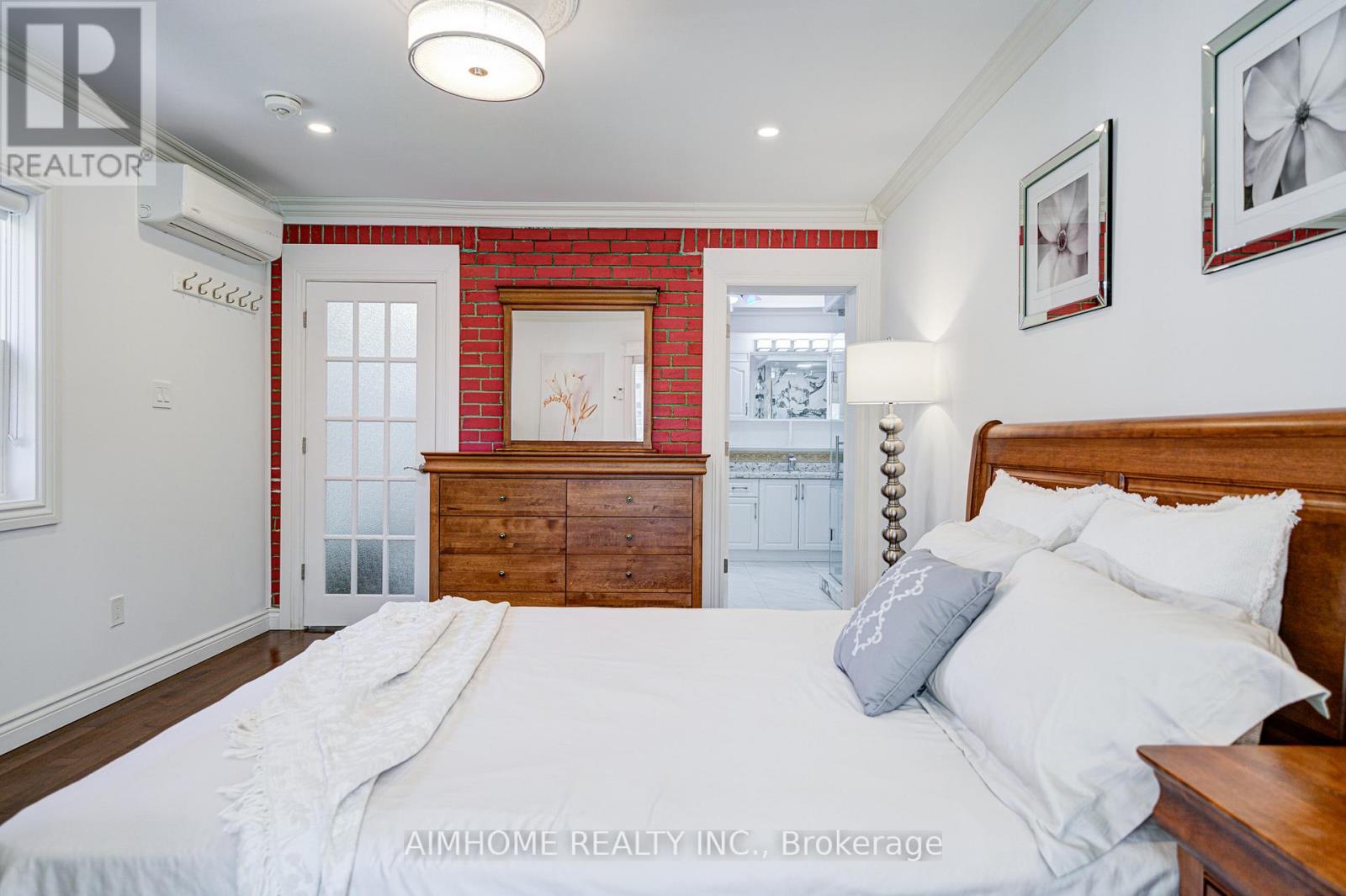 96 Highfield Road, Toronto, Ontario  M4L 2V1 - Photo 24 - E12441337