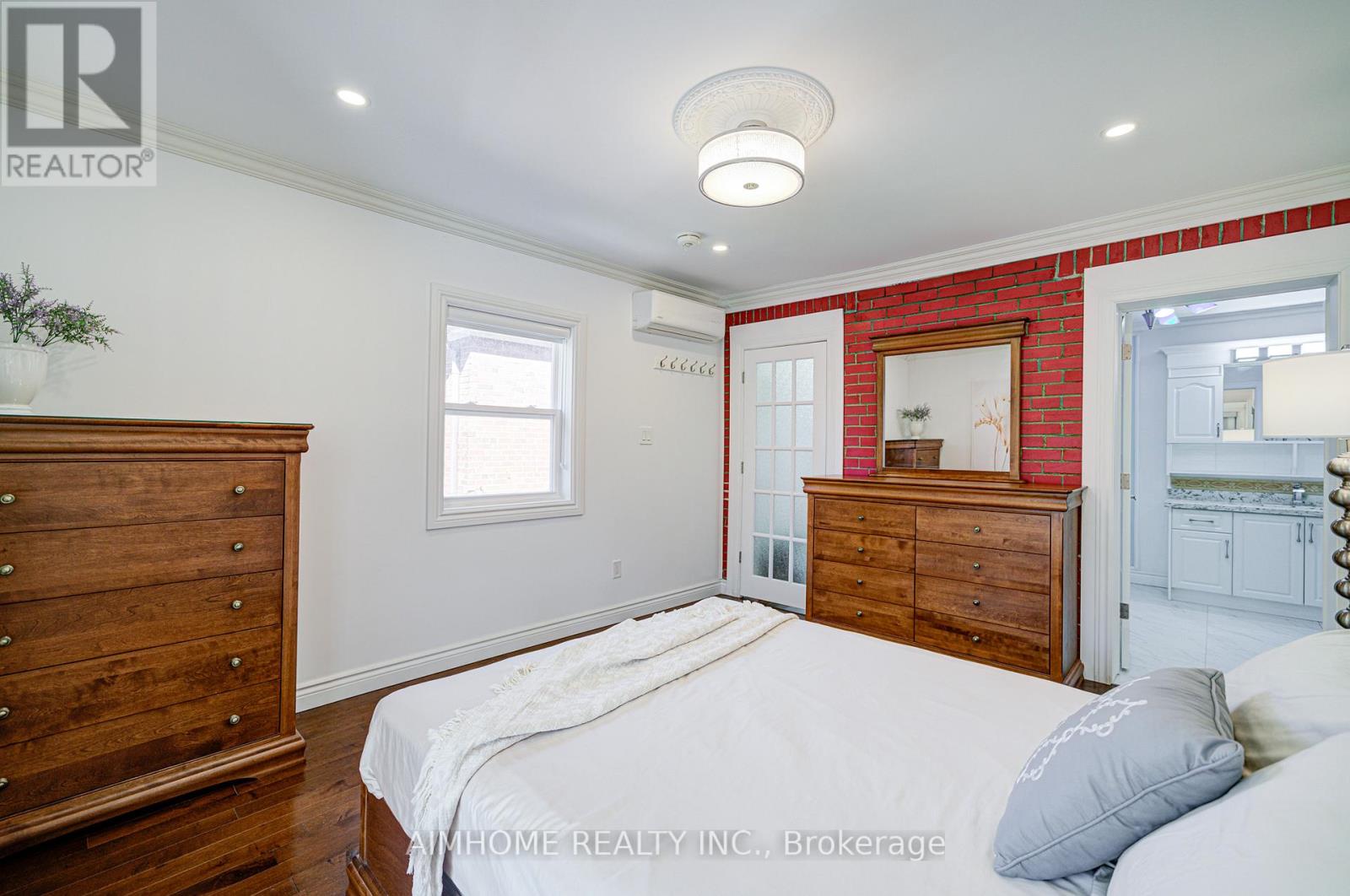 96 Highfield Road, Toronto, Ontario  M4L 2V1 - Photo 25 - E12441337