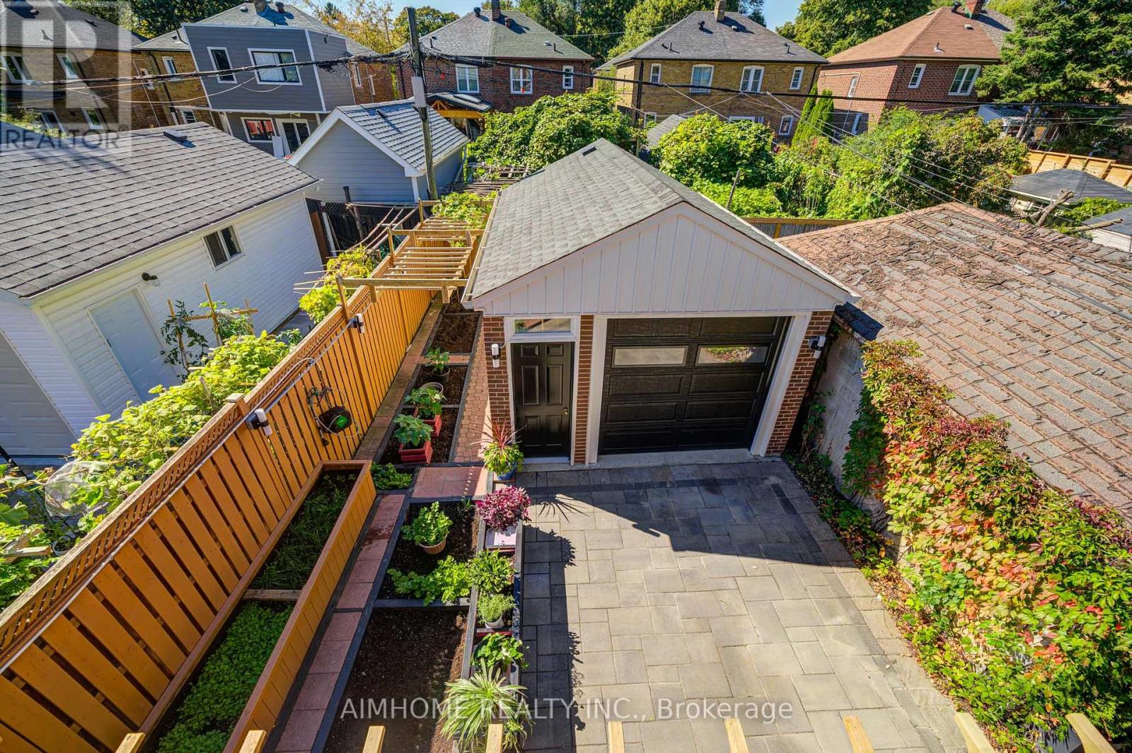 96 Highfield Road, Toronto, Ontario  M4L 2V1 - Photo 28 - E12441337