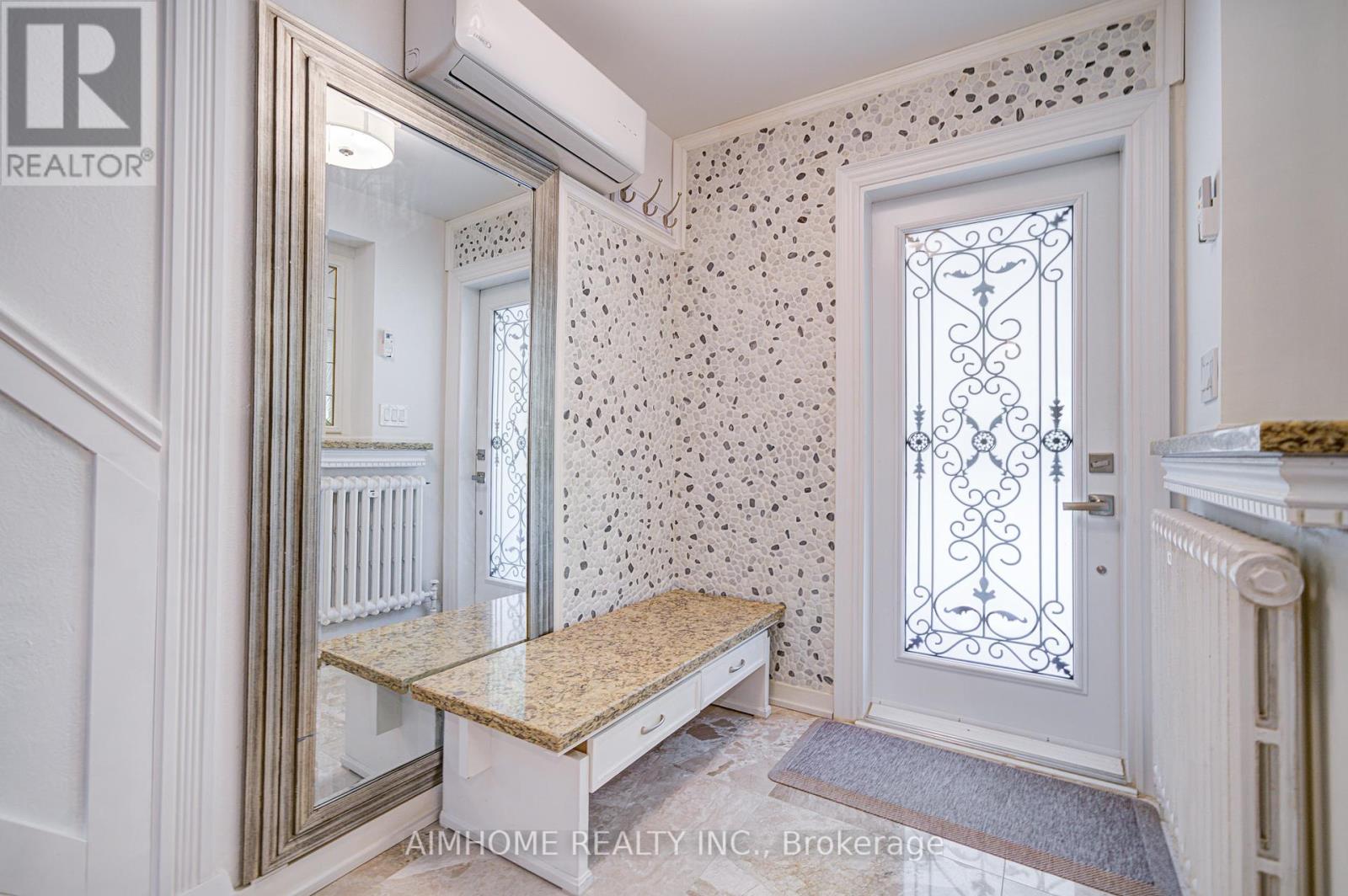 96 Highfield Road, Toronto, Ontario  M4L 2V1 - Photo 3 - E12441337