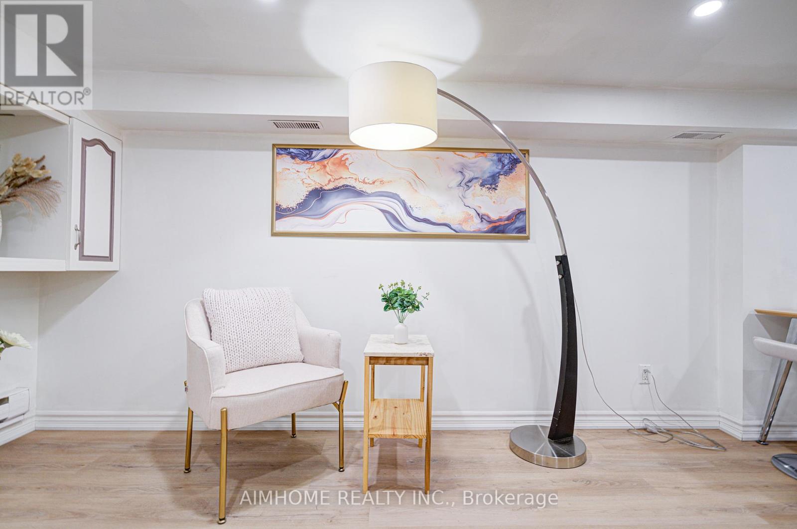 96 Highfield Road, Toronto, Ontario  M4L 2V1 - Photo 36 - E12441337