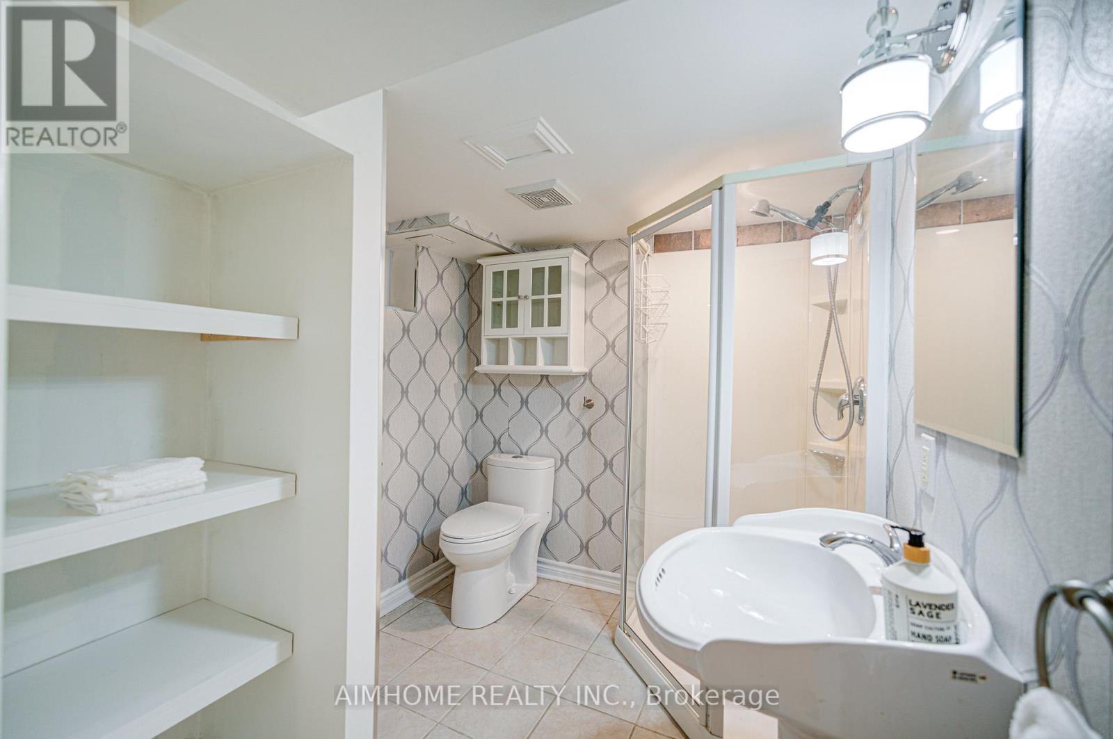96 Highfield Road, Toronto, Ontario  M4L 2V1 - Photo 41 - E12441337