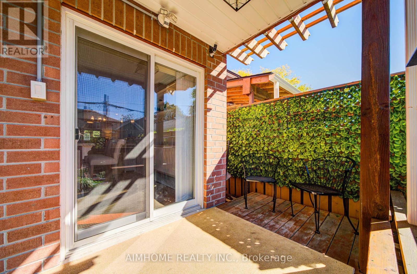 96 Highfield Road, Toronto, Ontario  M4L 2V1 - Photo 45 - E12441337