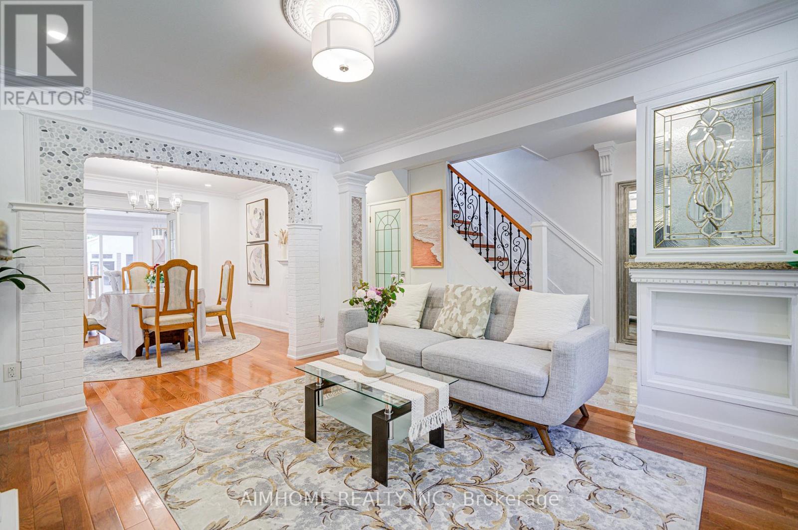 96 Highfield Road, Toronto, Ontario  M4L 2V1 - Photo 7 - E12441337