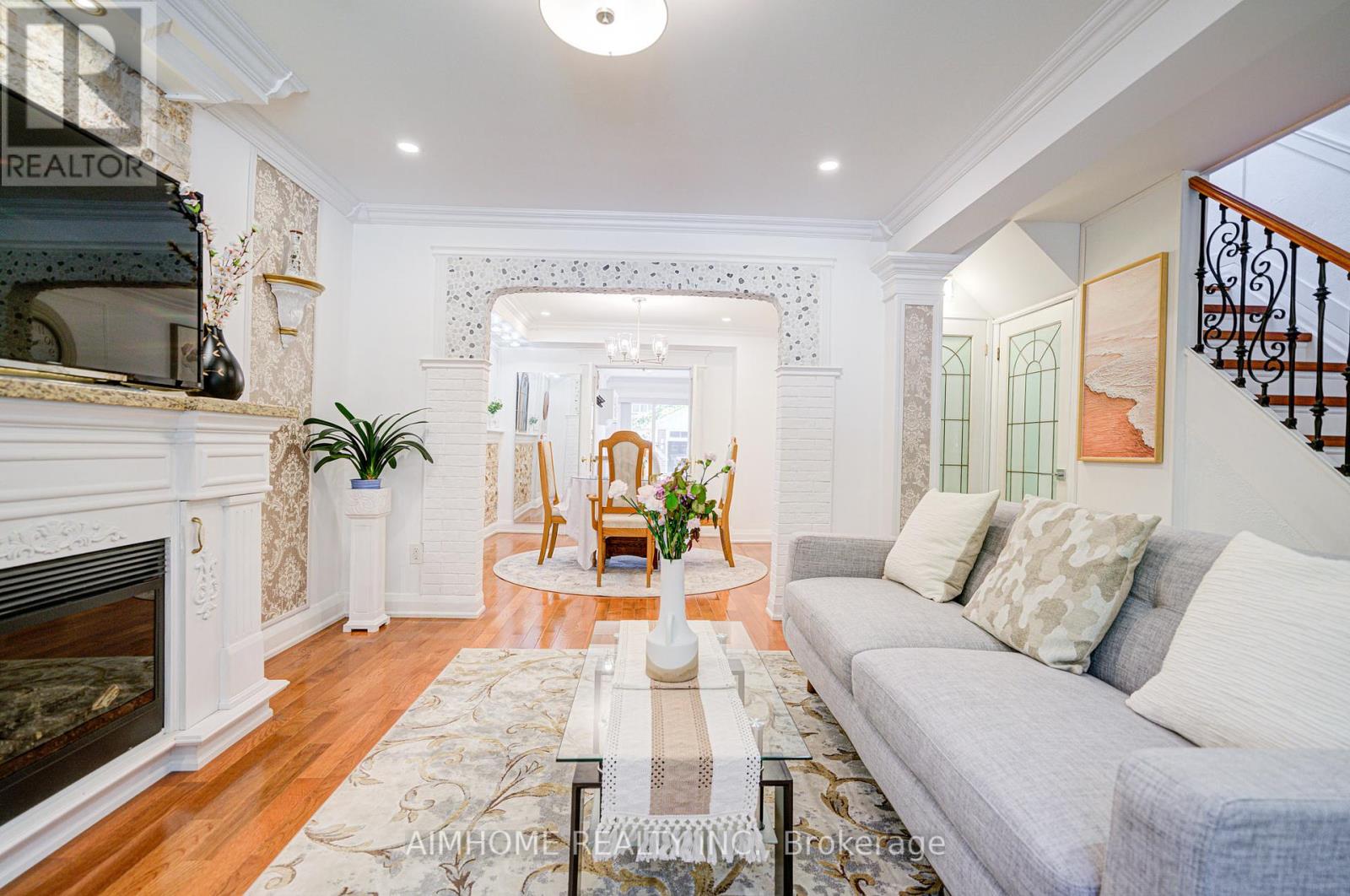 96 Highfield Road, Toronto, Ontario  M4L 2V1 - Photo 8 - E12441337